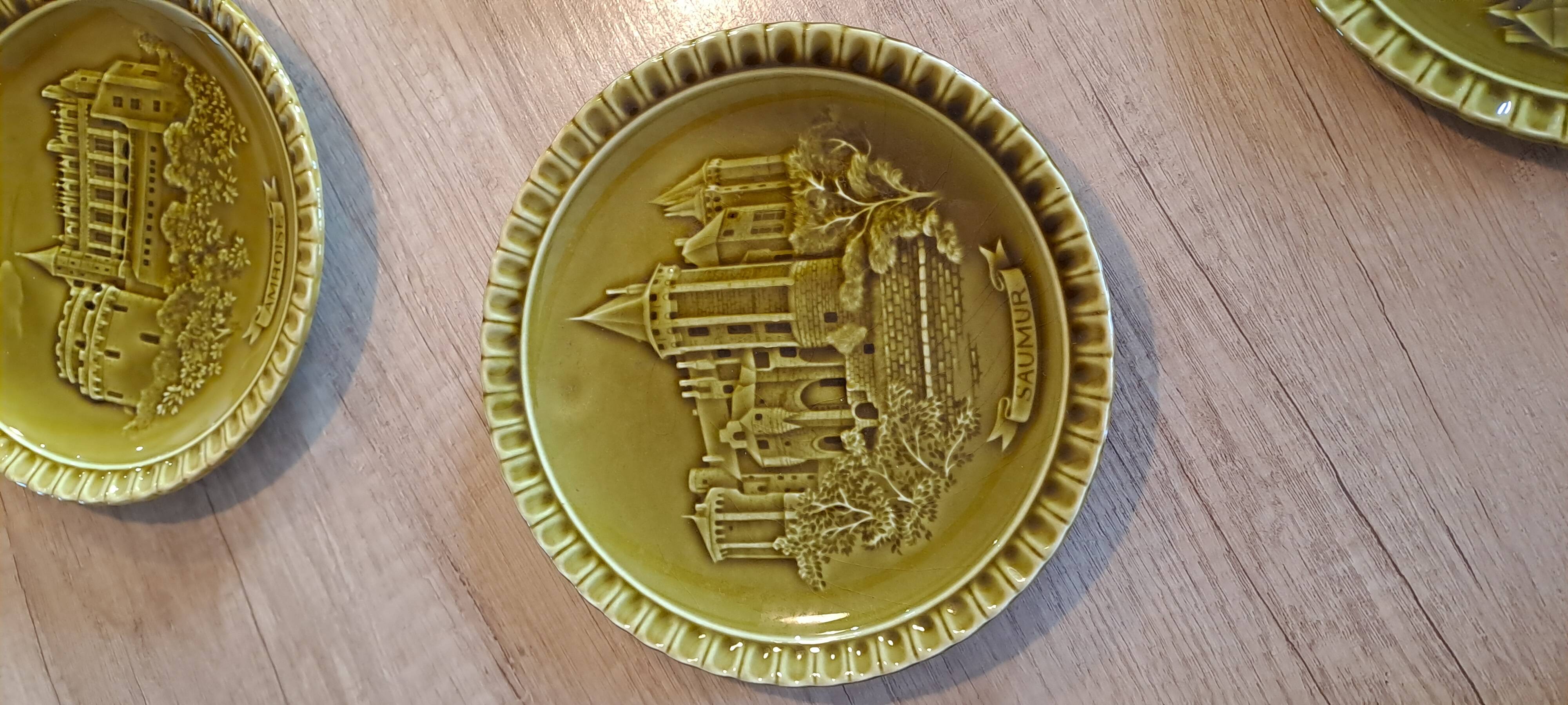 Gien earthenware cheese or dessert service