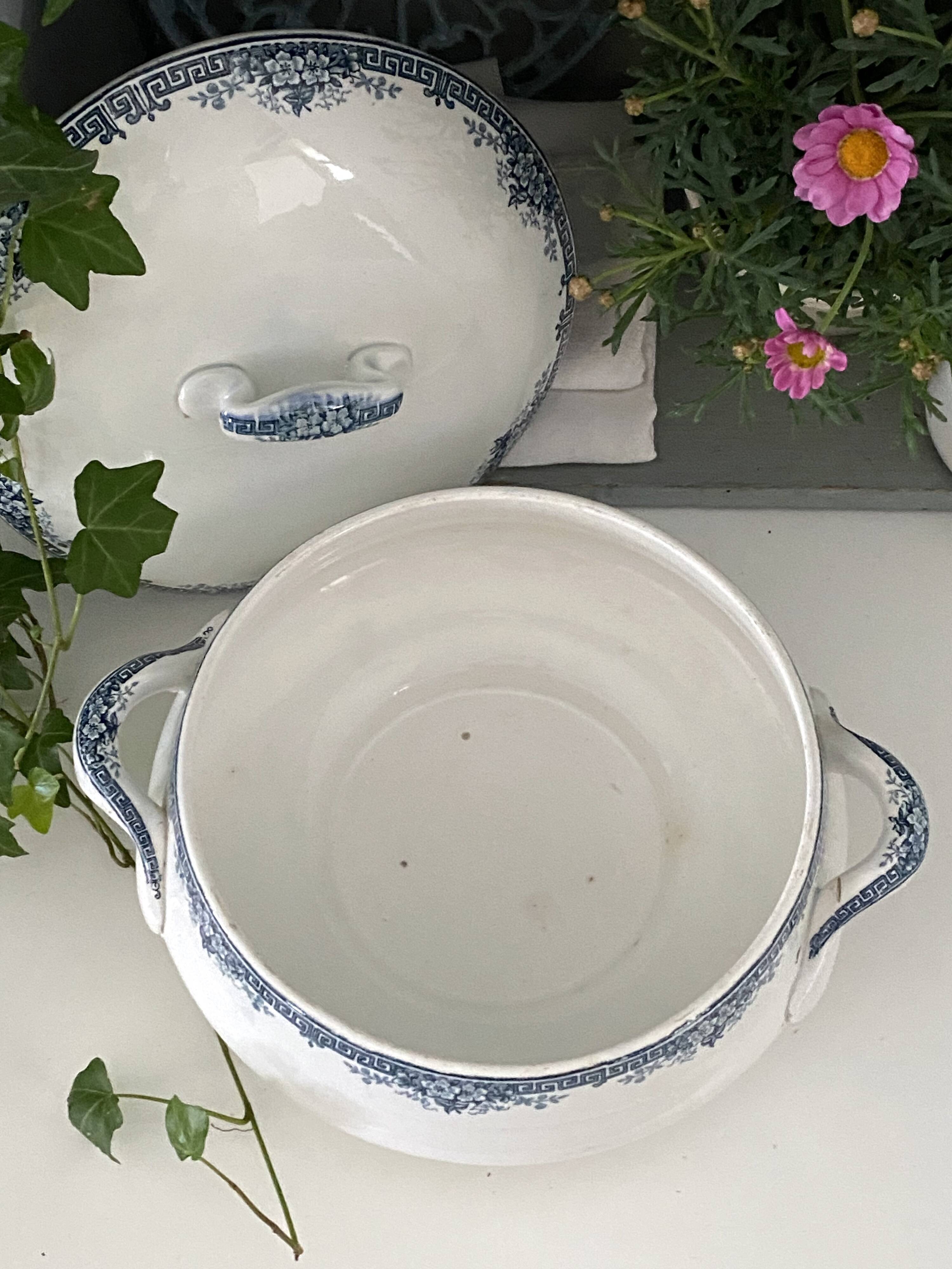 Soupière faïence de St Amand