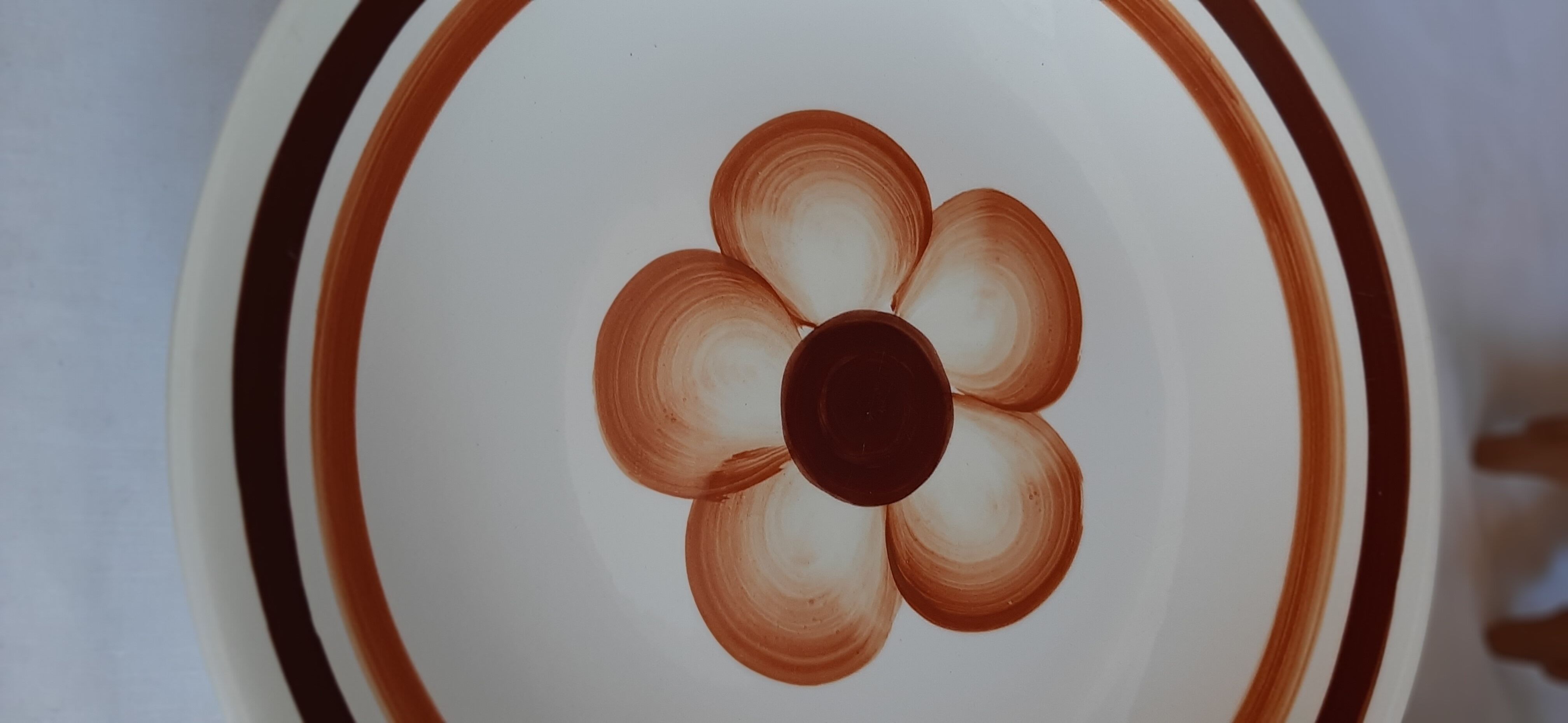 Hollow round dish Gien France