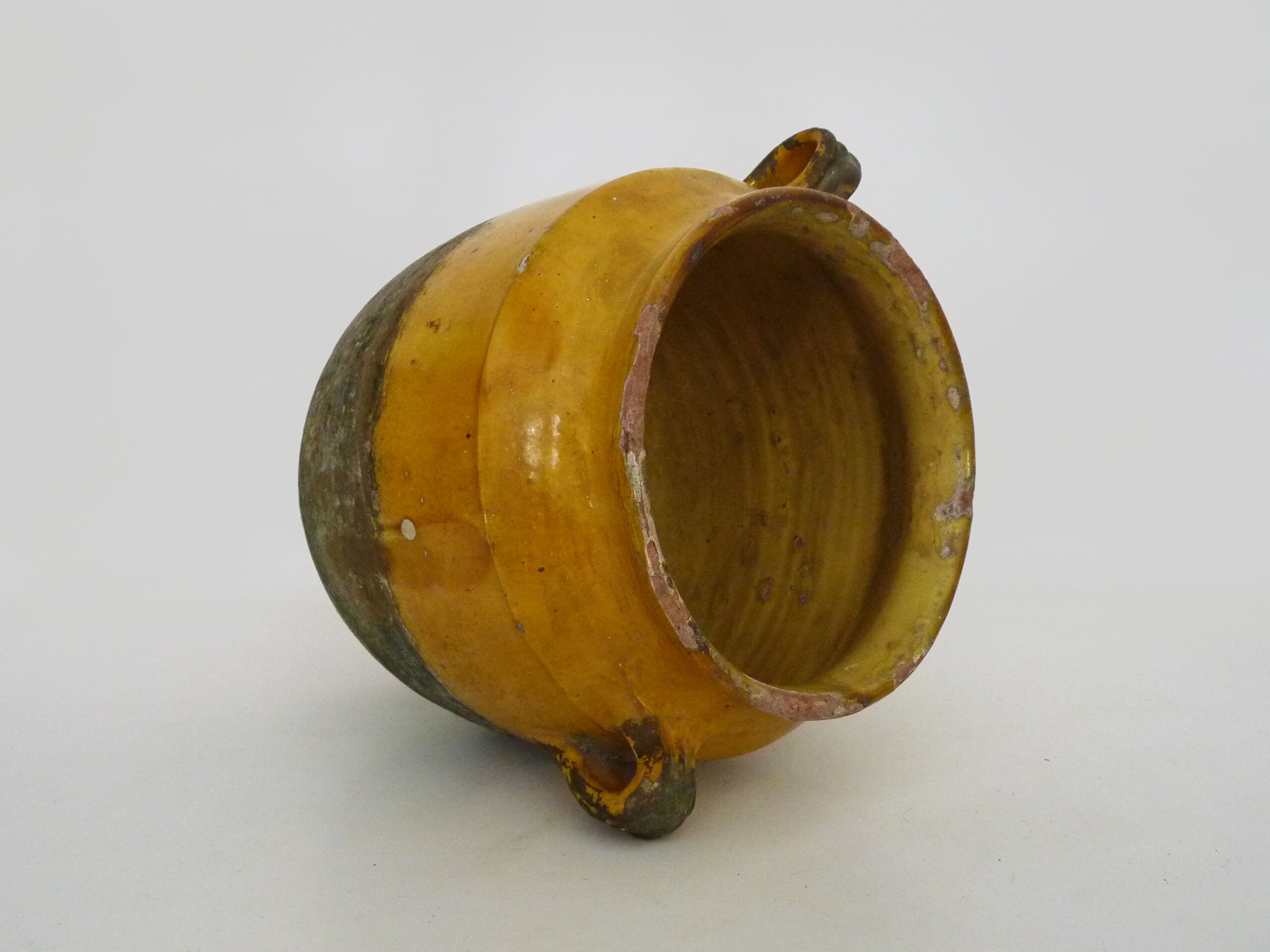 Magnificent glazed yellow confit pot, south-west of France. 19th century.