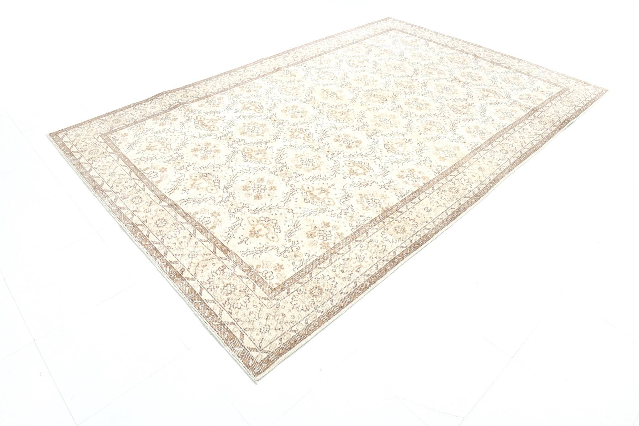 Vintage All-Over Floral Beige & Brown Turkish Rug, 212x317Cm