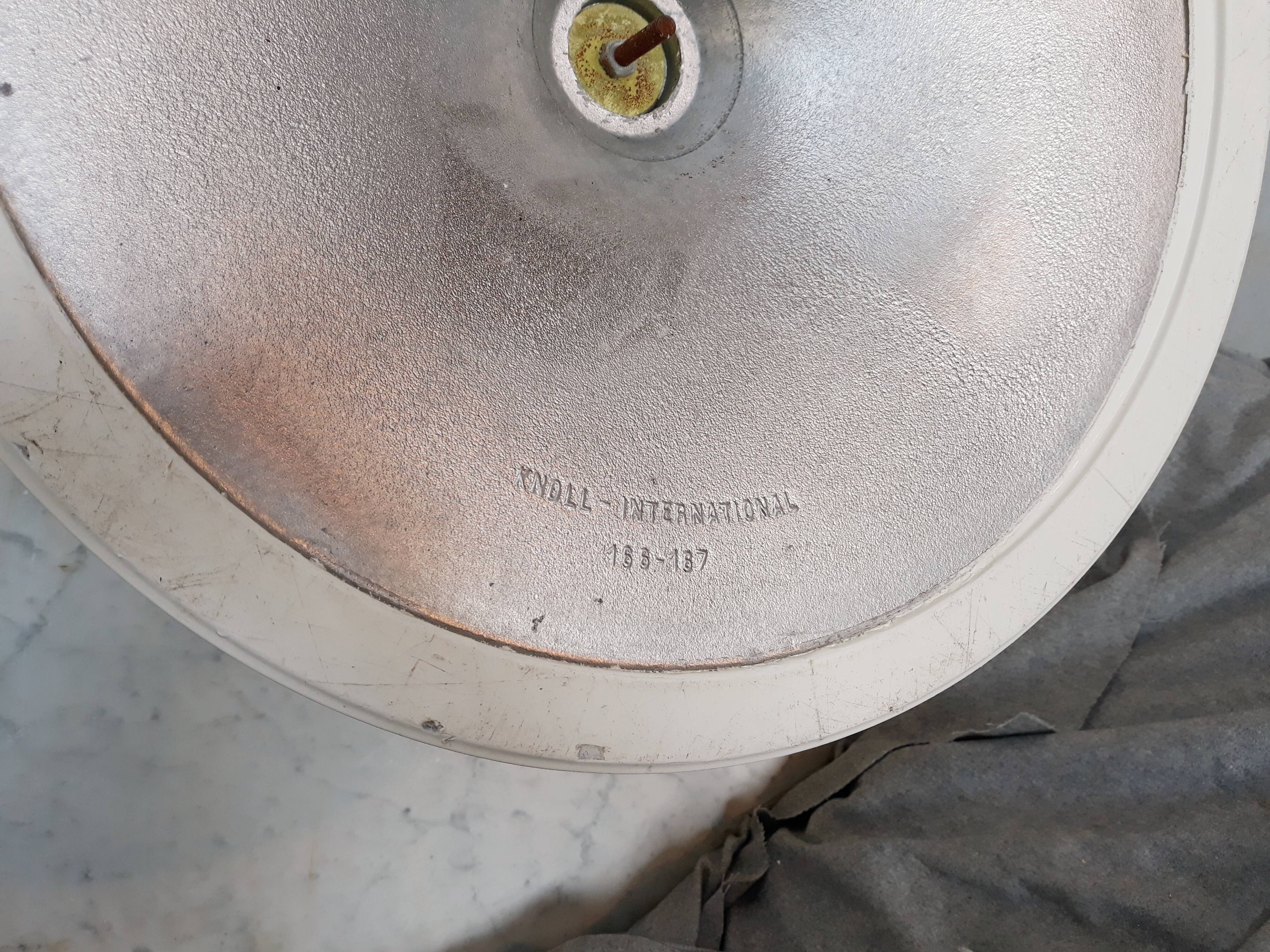 Tulip coffee table by Eero Saarinen for Knoll International