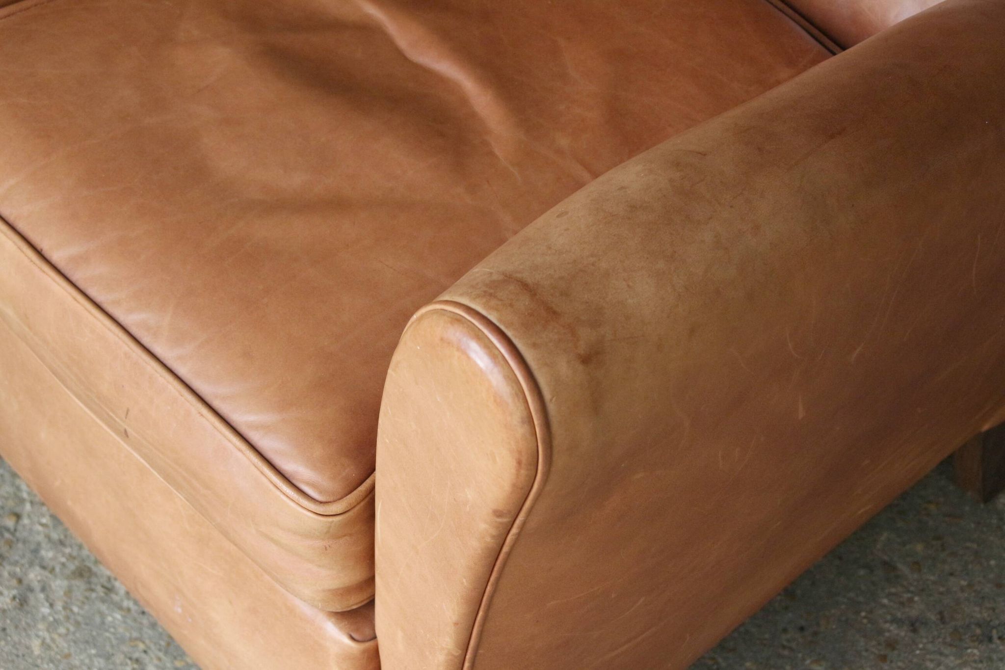 Fauteuil club en cuir vintage. très bel état.