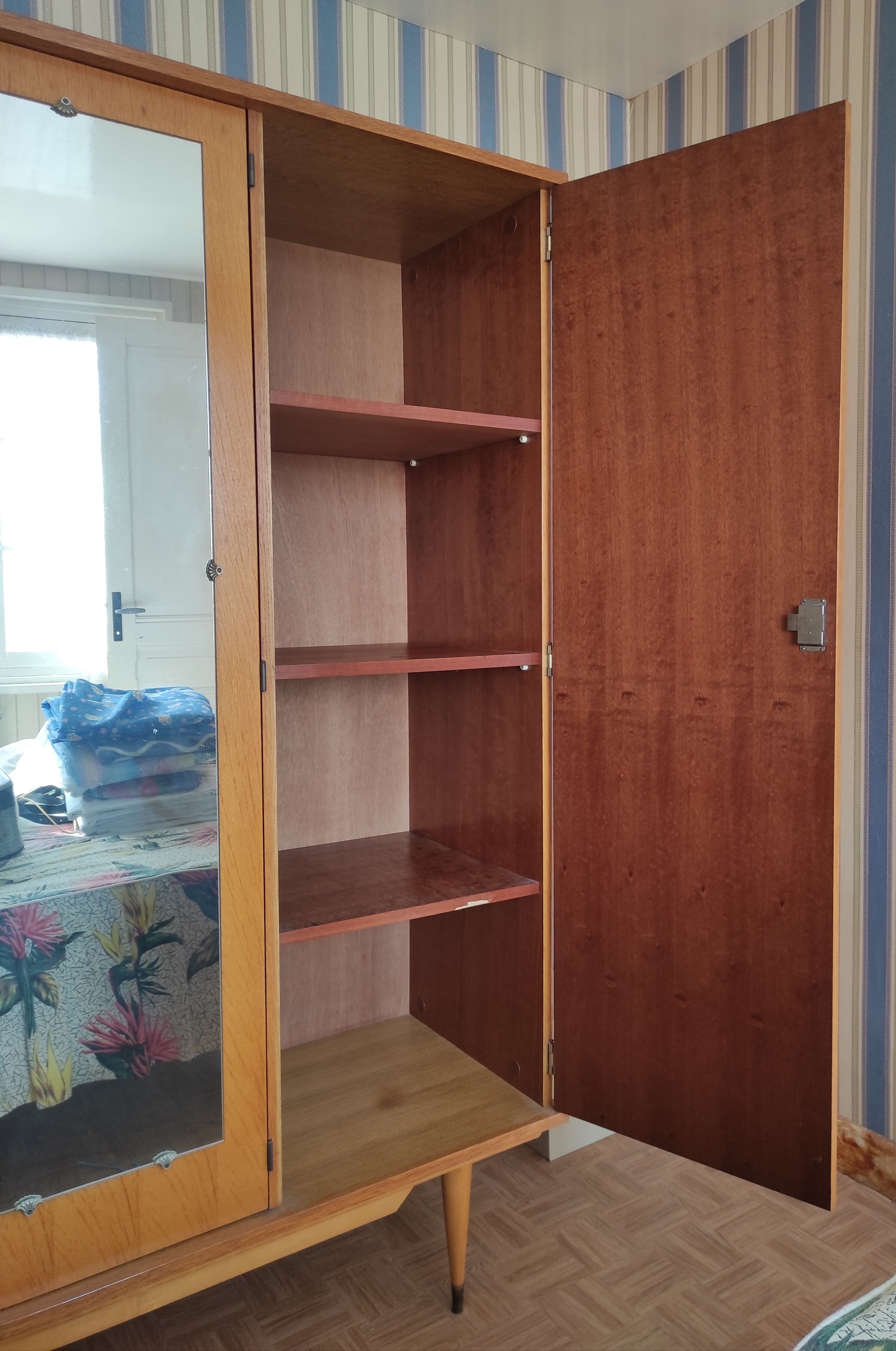 Scandinavian style wardrobe 3 doors