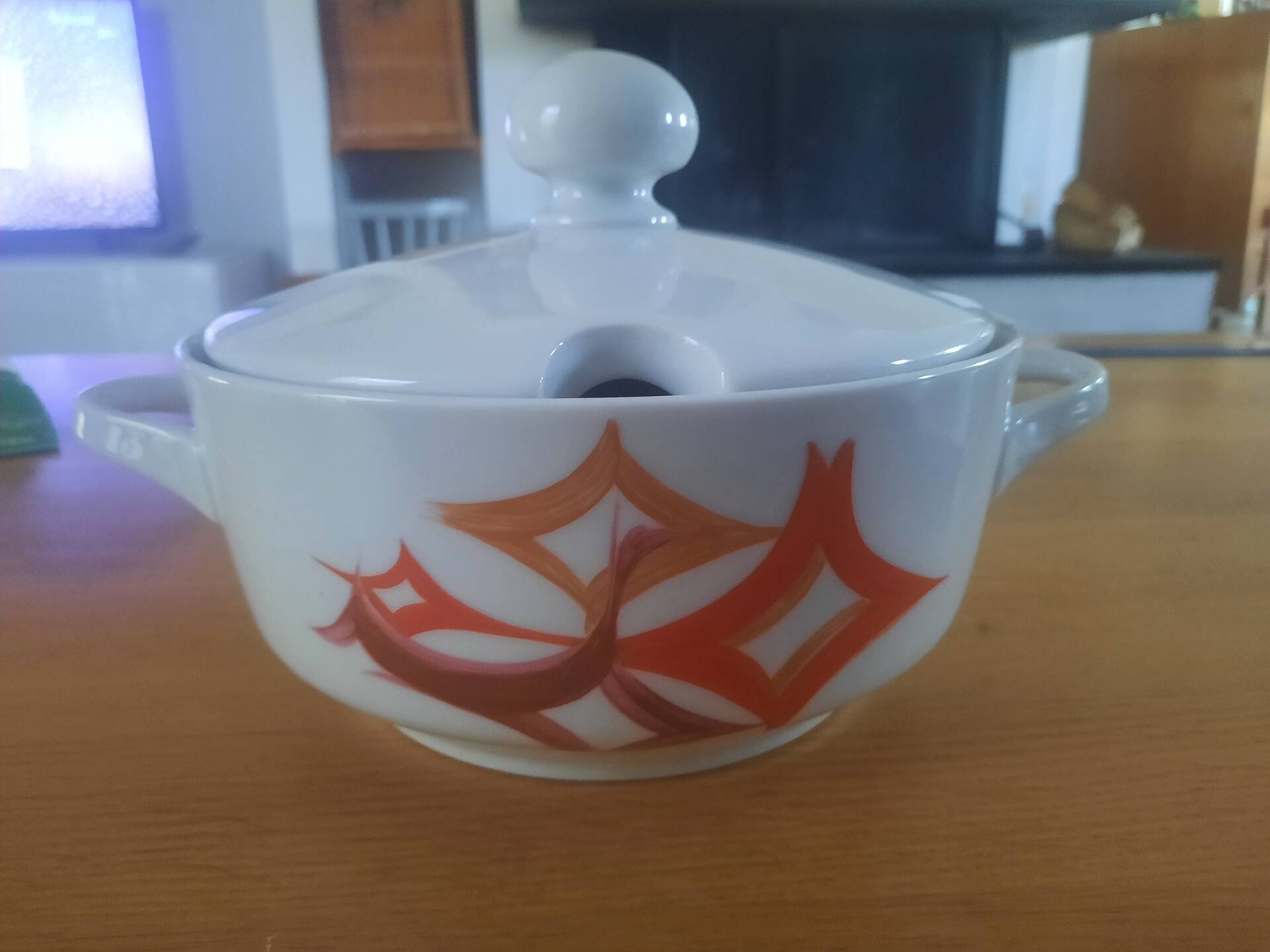 Vintage Bavaria soup tureen