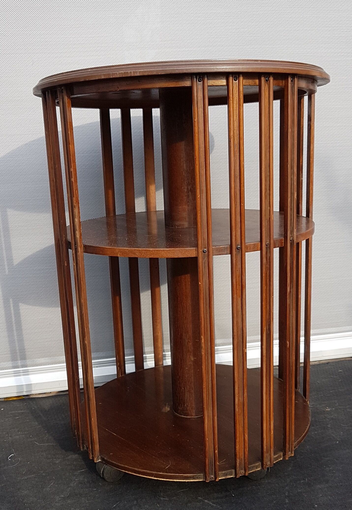 English library Mahogany turntable