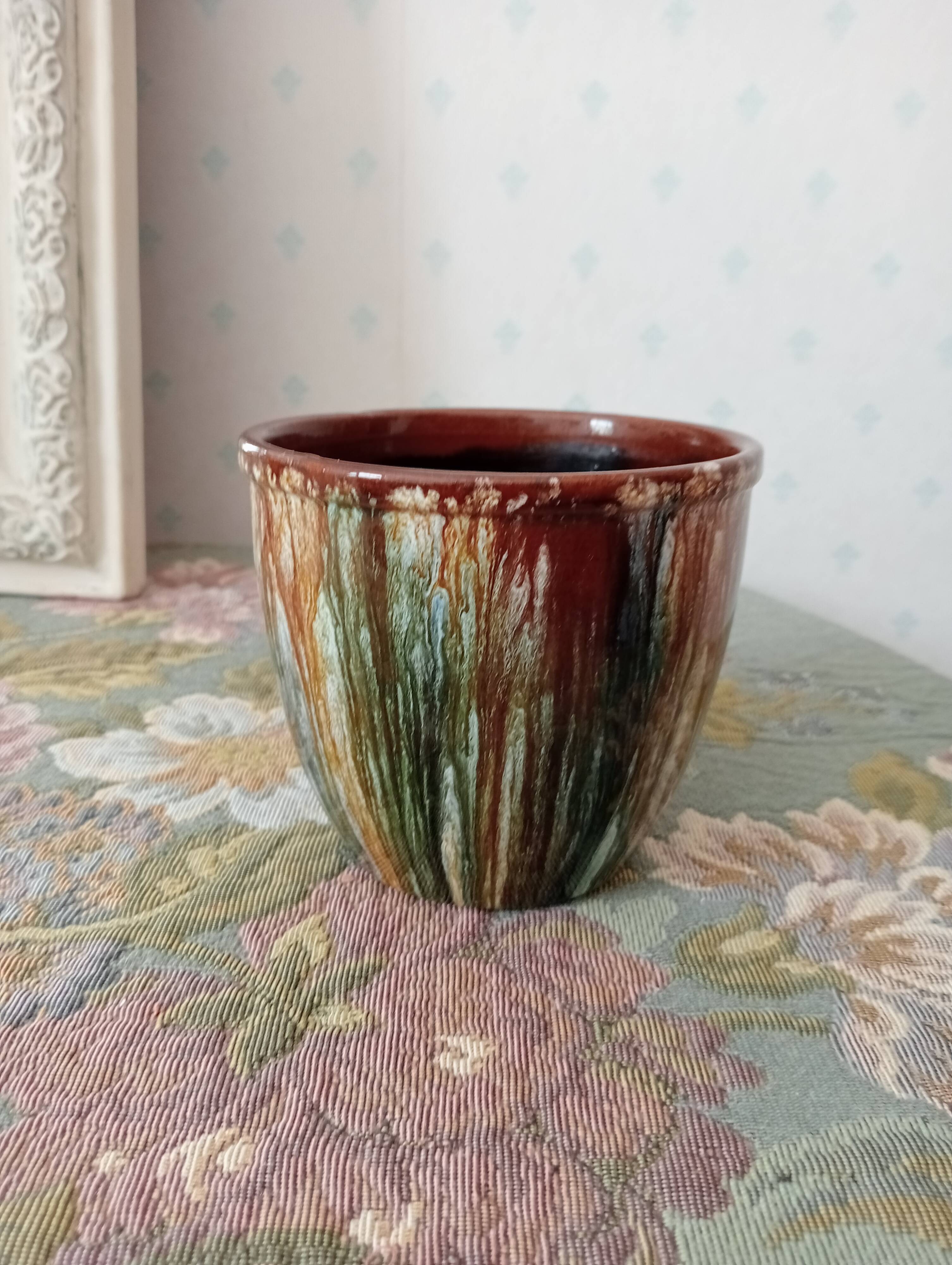 English vase circa early 20th century