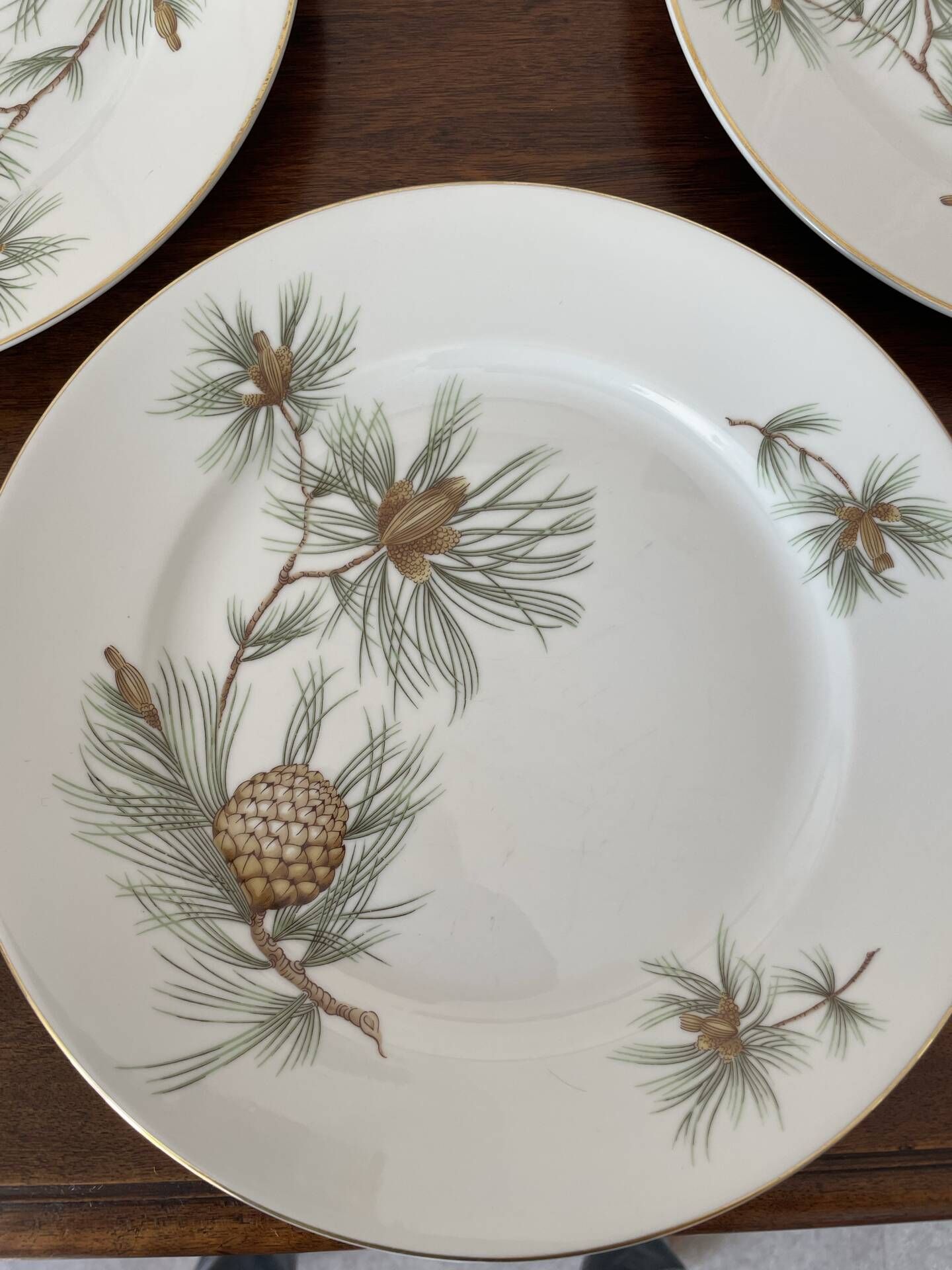 Lot of 3 plates and a sauce boat in Rosenthal porcelain.