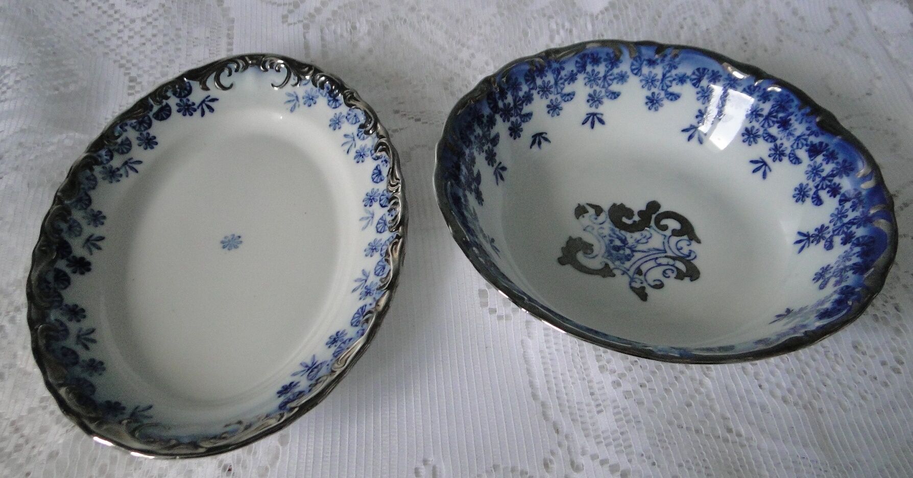 Lot of 2 serving dishes porcelain alba julia romania