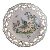 Wall plate signed Lallier from Moustiers with an openwork border.