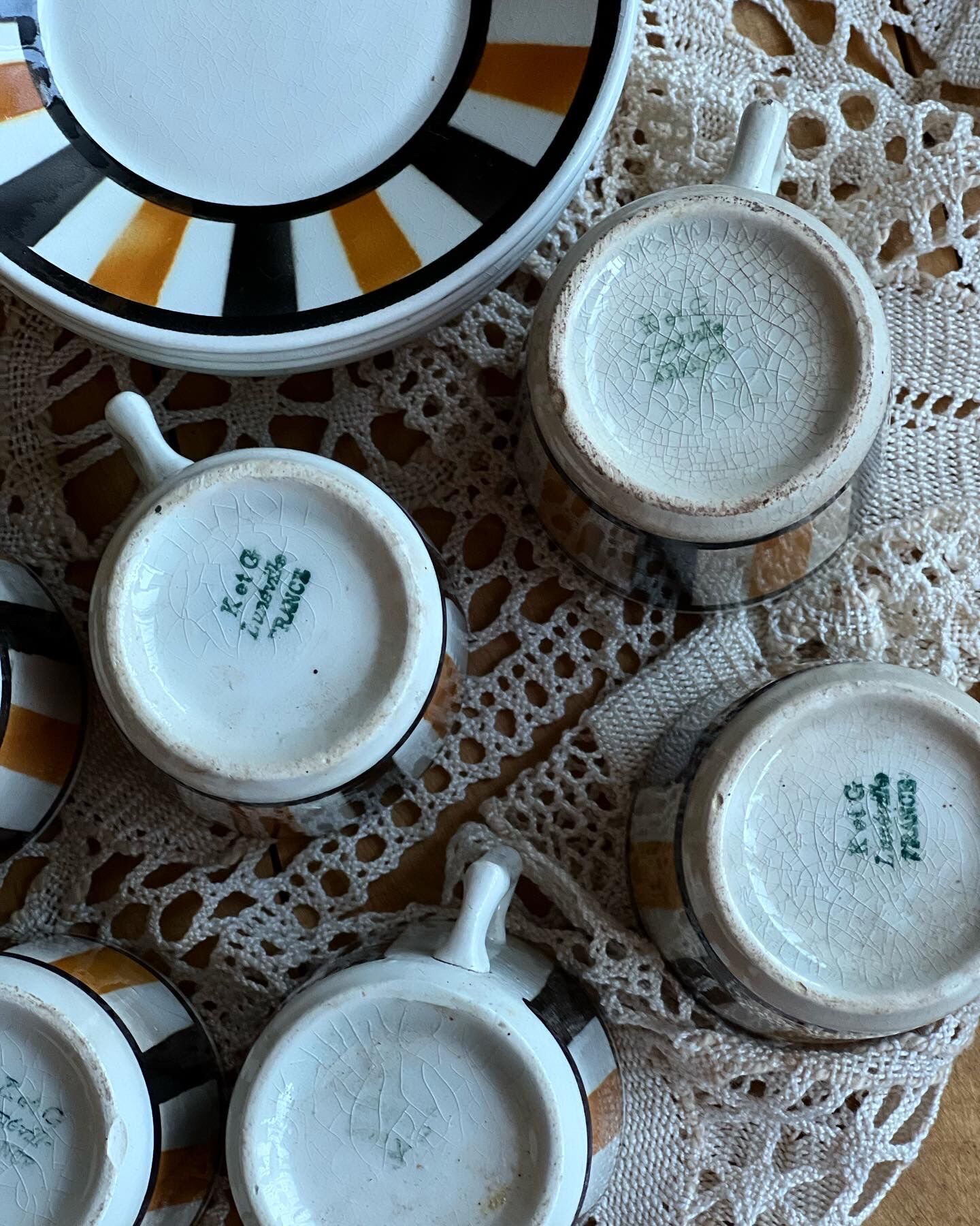Art deco coffee cups K and G Lunéville