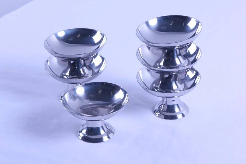 Set of 6 vintage stainless steel ice cream bowls