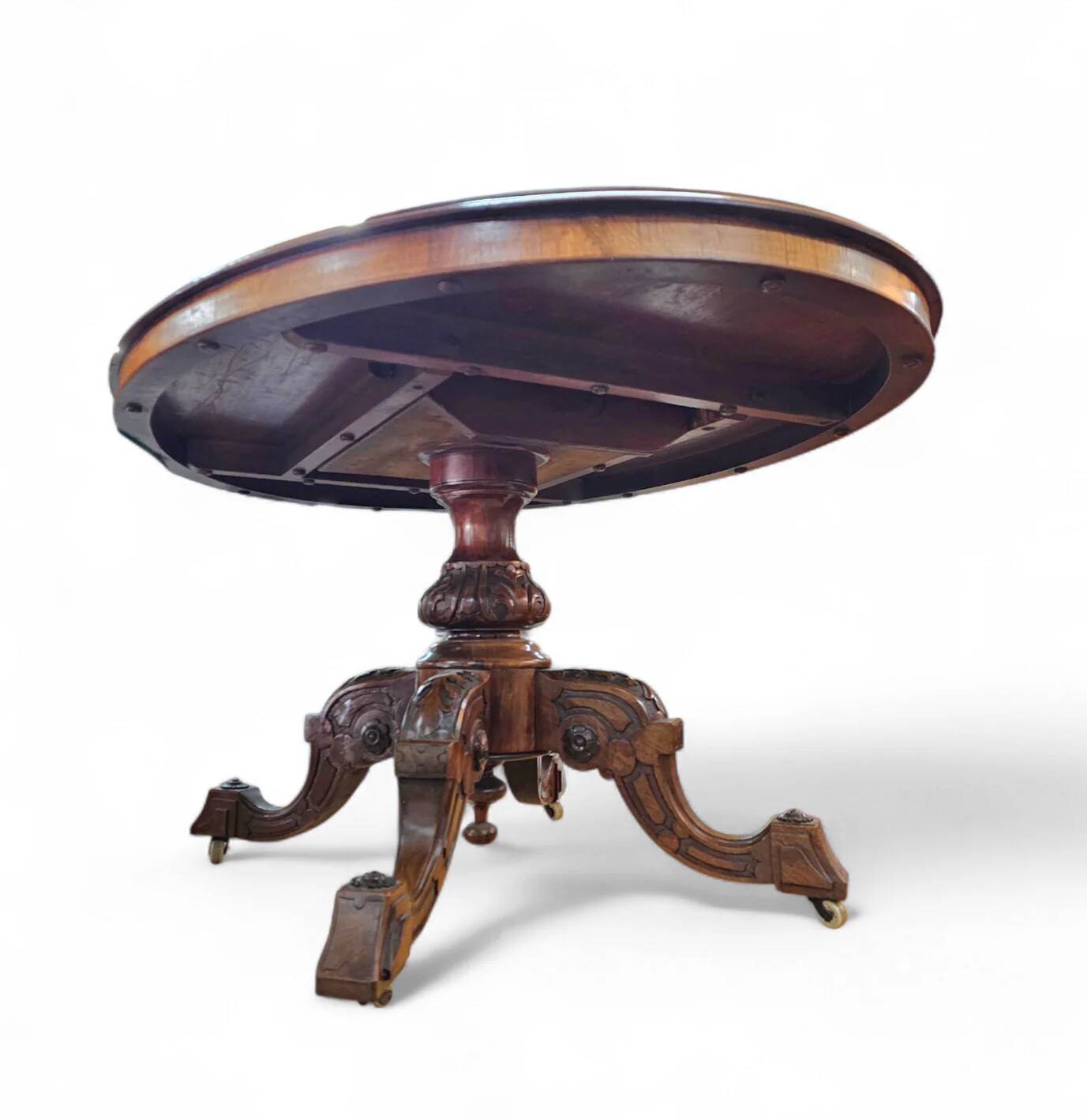 Oval Victorian tilt-top table, breakfast table / 1840s
