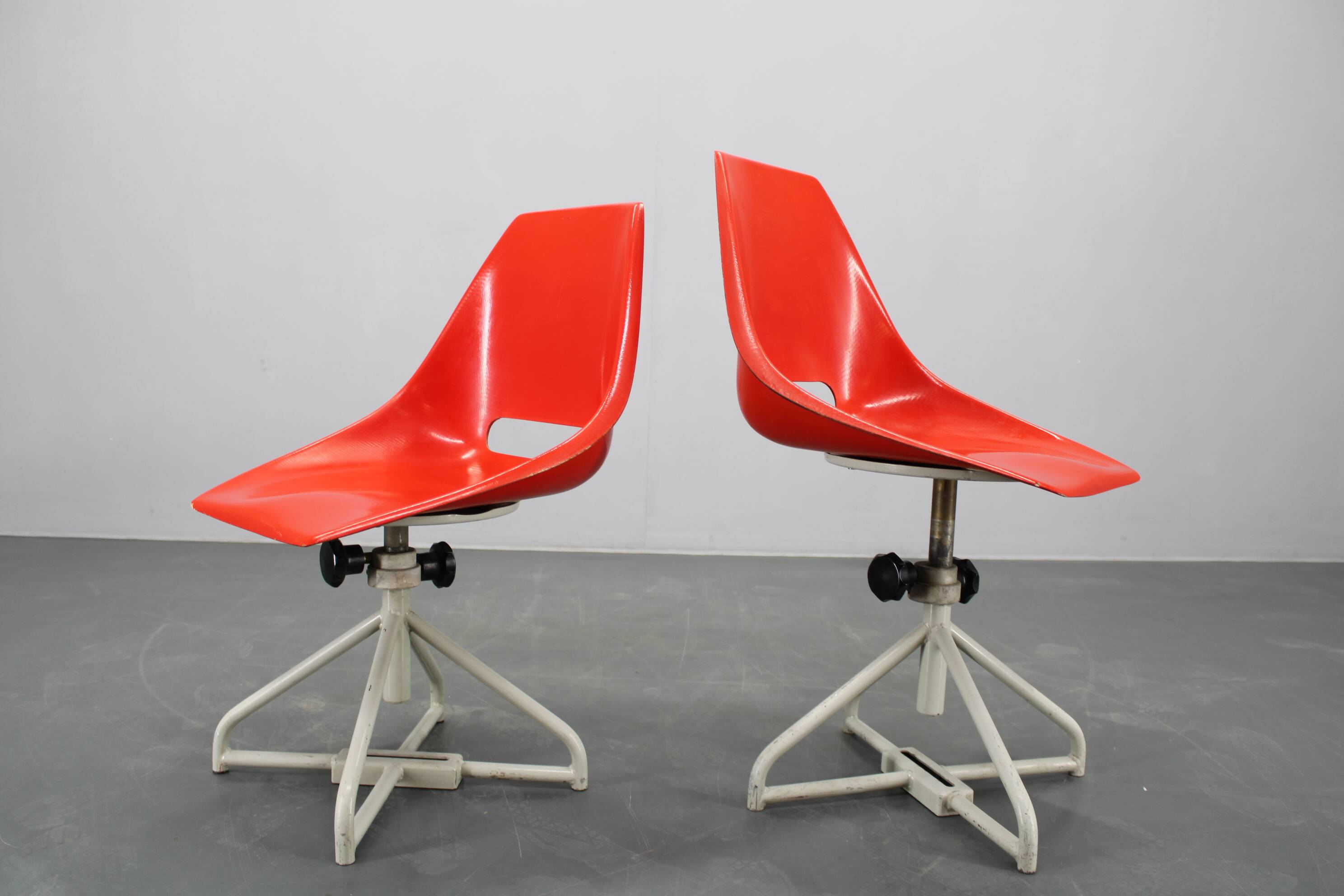 1960s Miroslav Navratil Set of Eight Fiberglass Chairs for Vertex, Czechosl