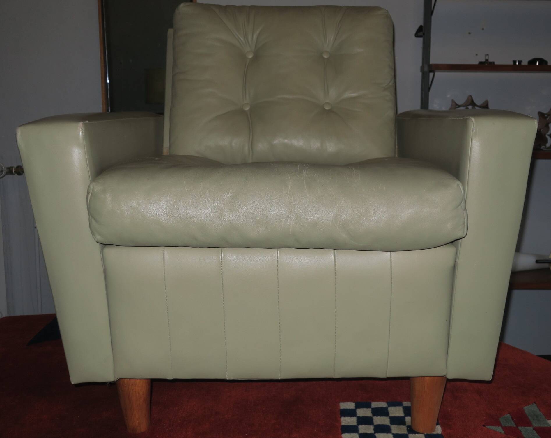 MId century pistachio green leather lounge chair after Florence Knoll, 1950s