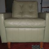 MId century pistachio green leather lounge chair after Florence Knoll, 1950s