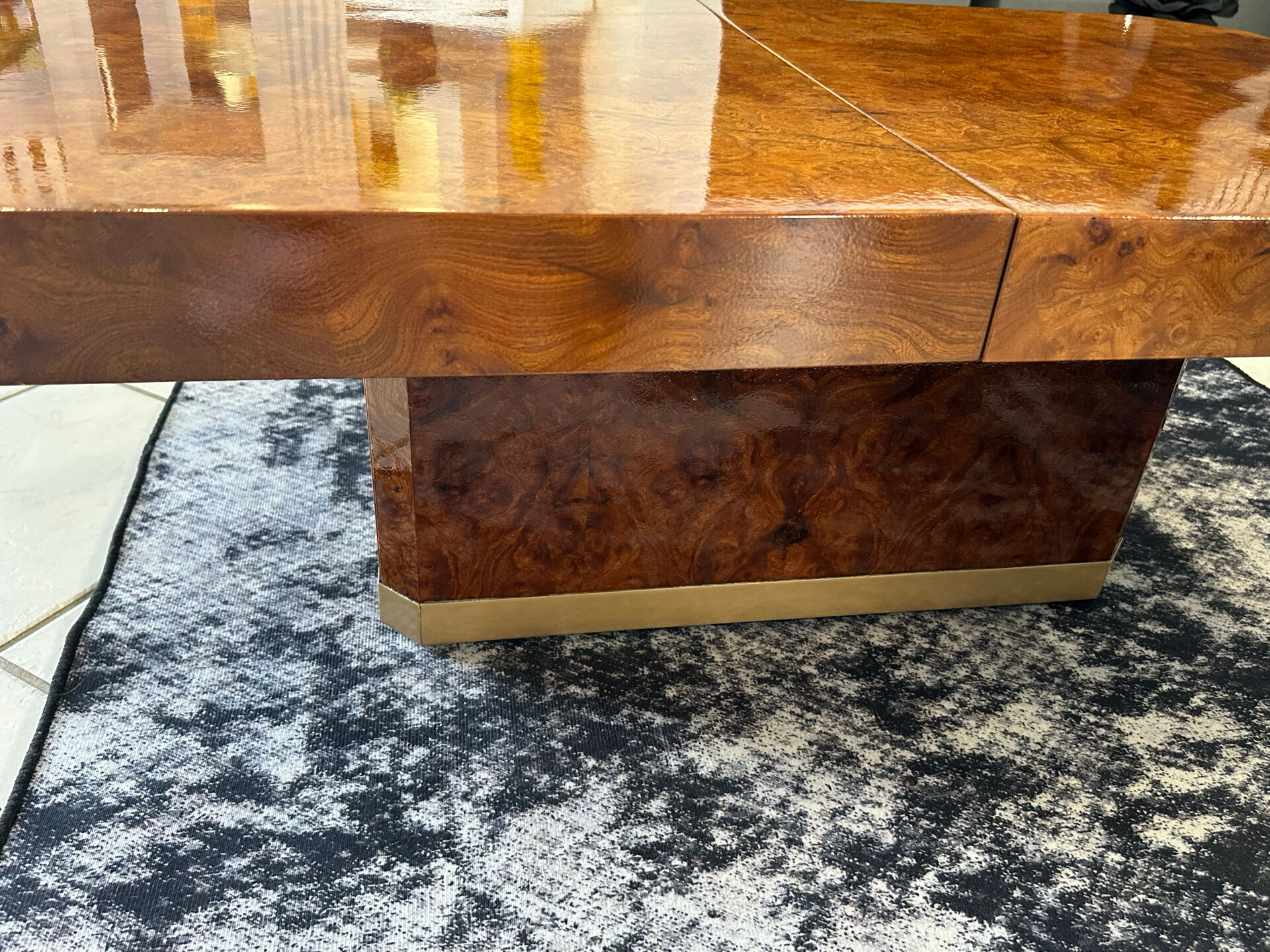 Table basse bar  en Loupe d’orme maison  Lancel vintage 1970