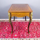 Table française de style Louis XV avec supports en bronze