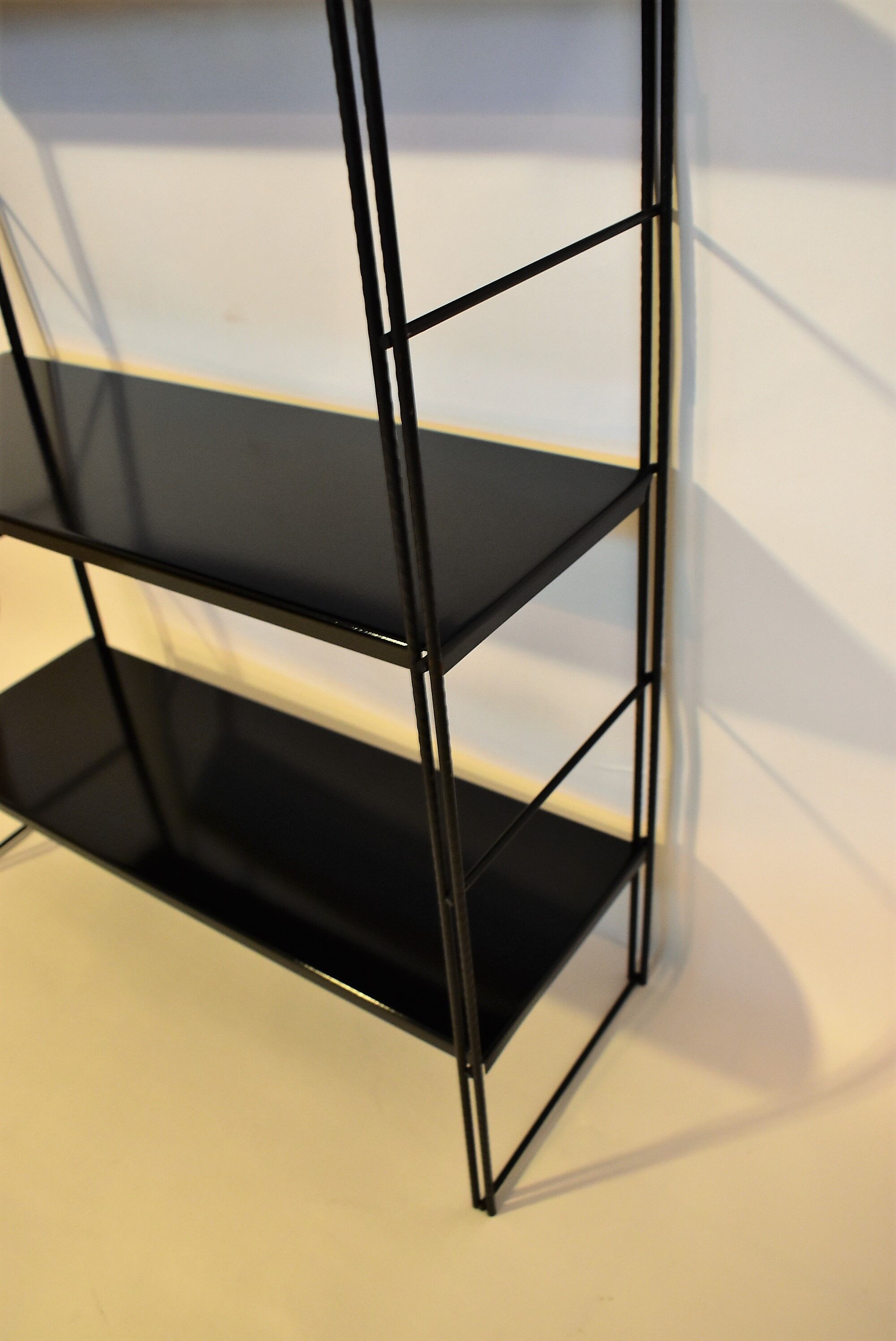 Shelf string vintage