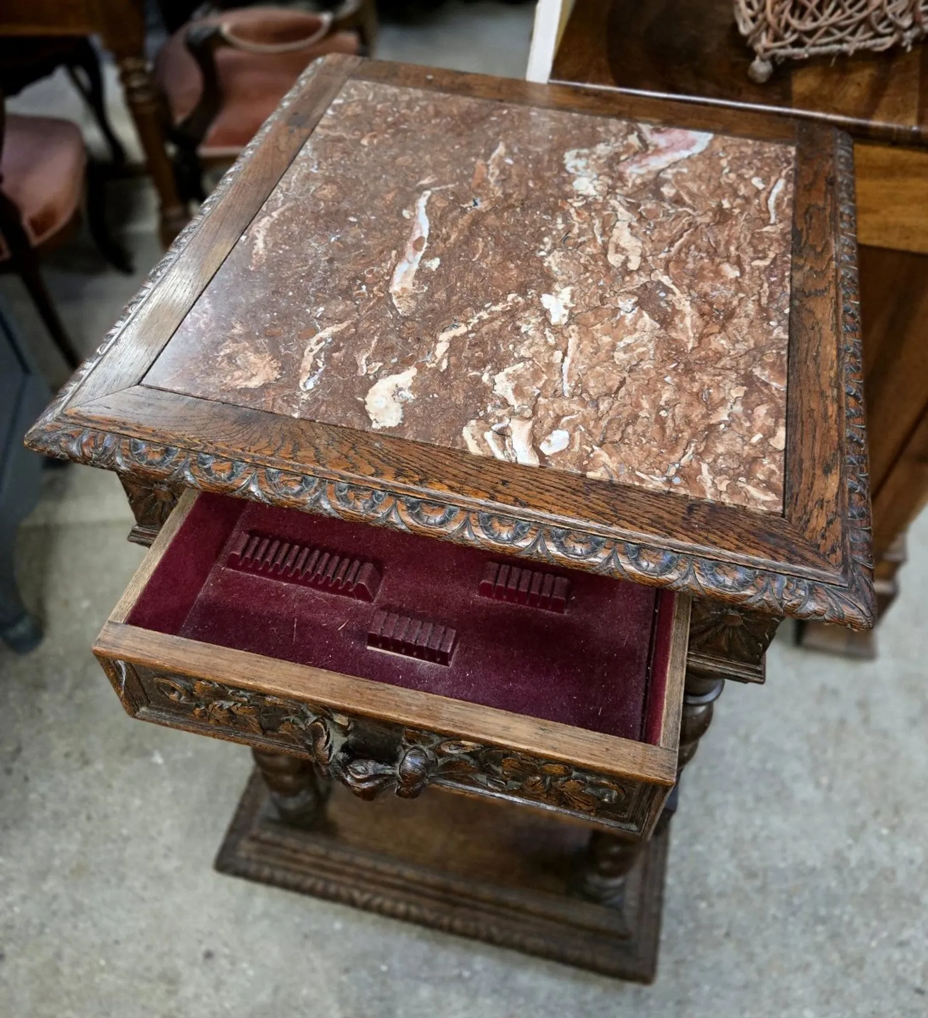 antique console shelf, in Renaissance style, made of solid wood