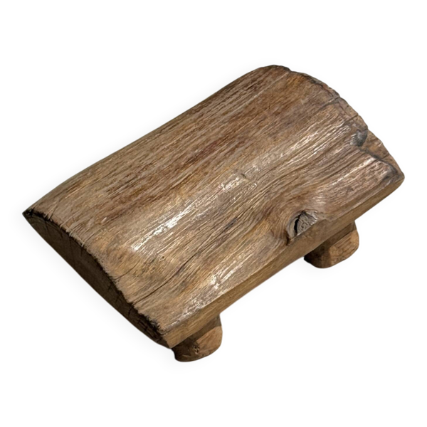 Petit tabouret, repose-pied en teck blond monoxyle organique wabi-sabi L31