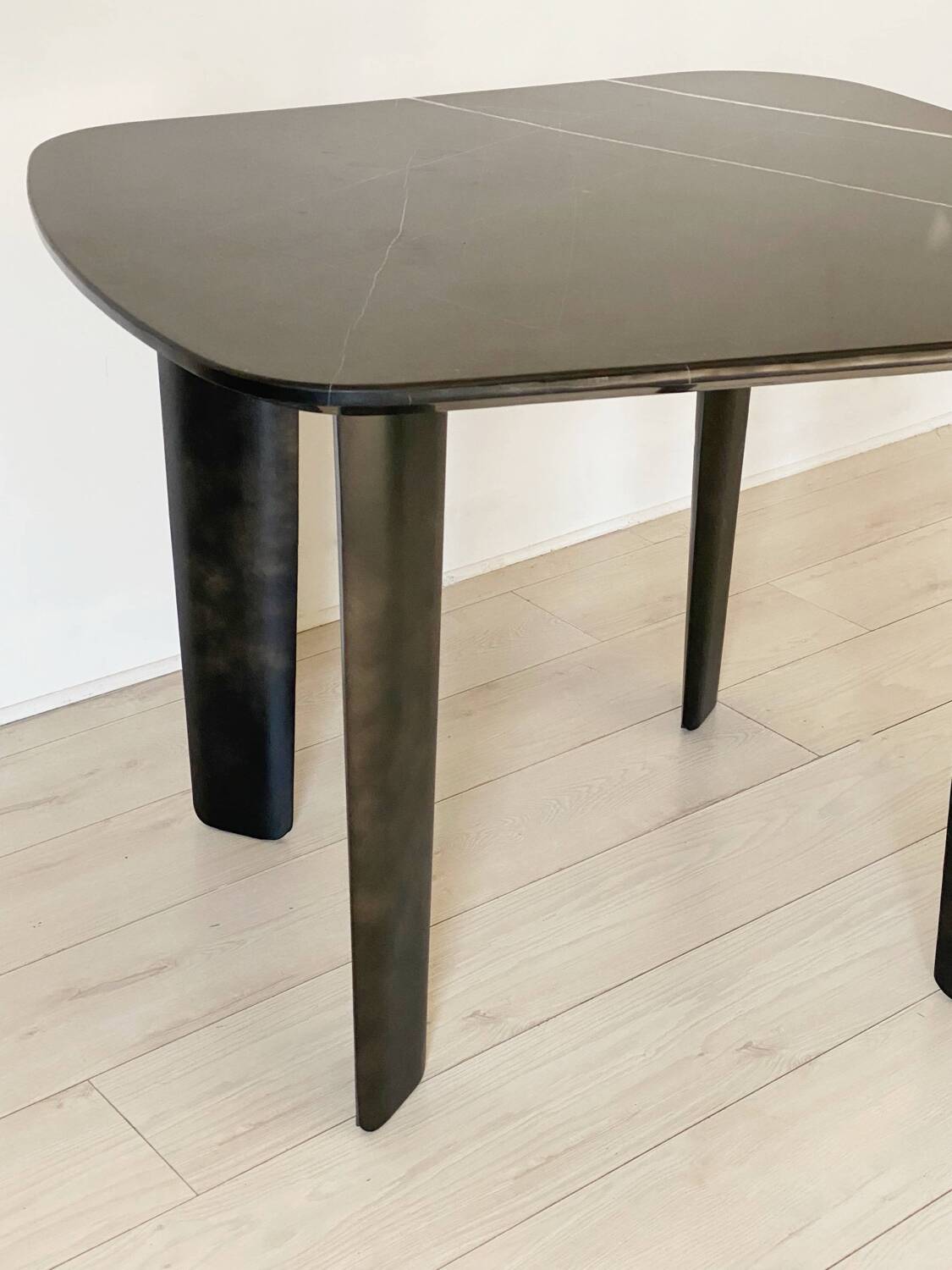 AMPM marble table for 4 people