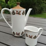 Coffee maker and milk jug