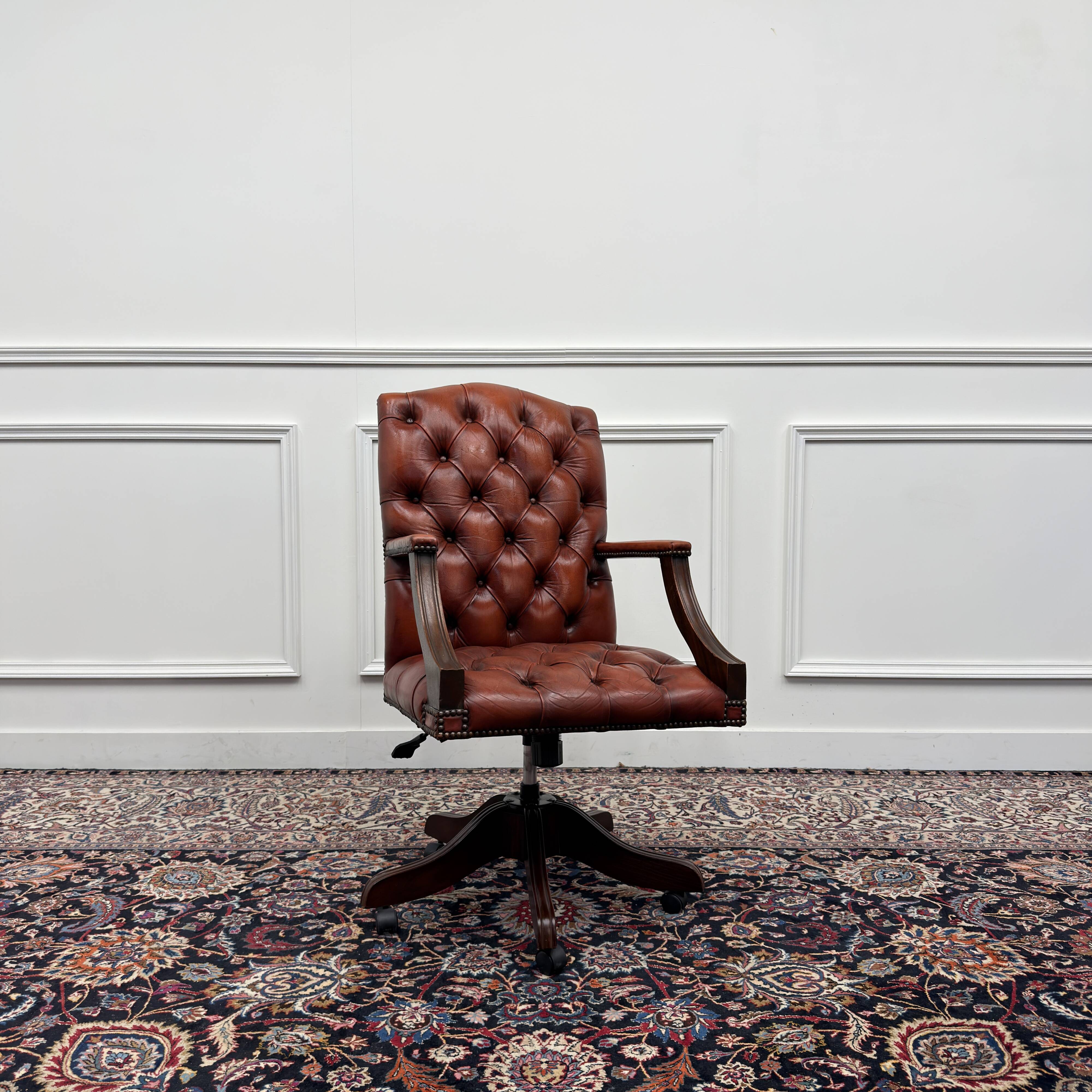 Chaise de bureau Chesterfield anglaise, chaise président.
