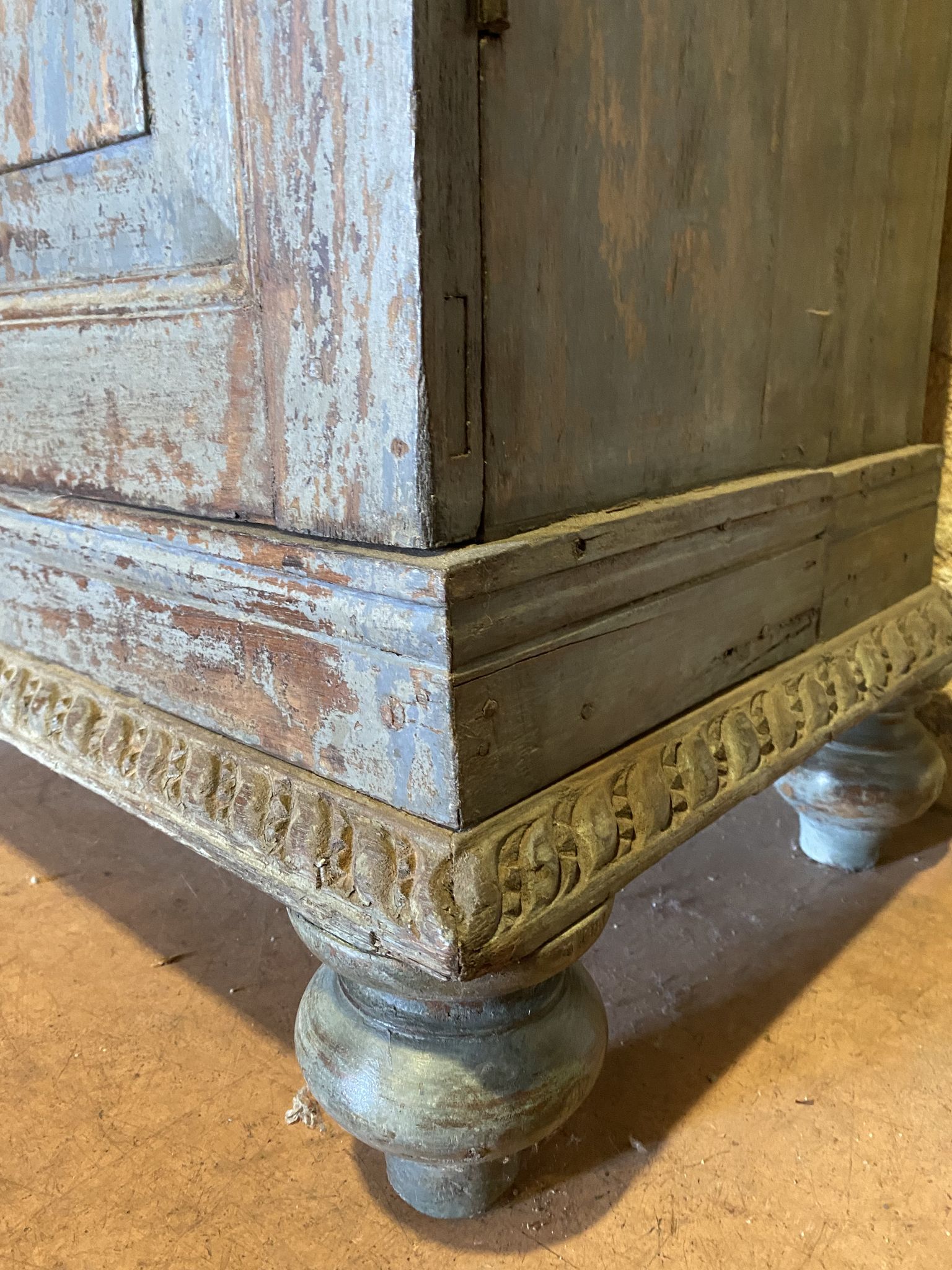 Wood cabinet