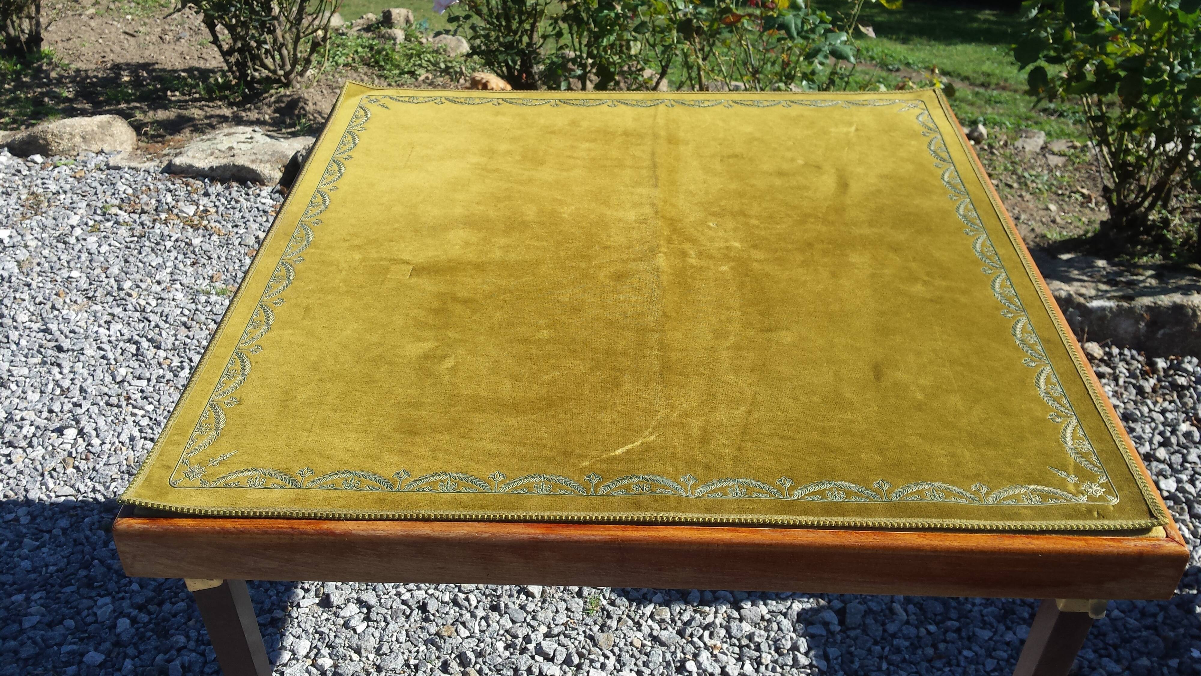 Game table, bridge table