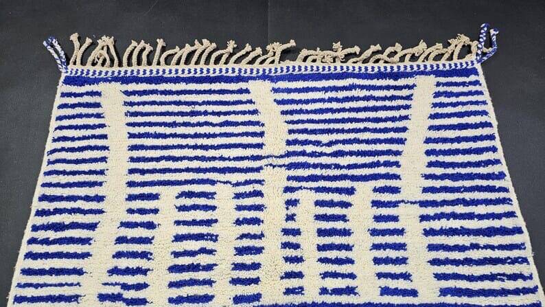 Custom-made Moroccan natural wool rug in pure wool, 2/3 m.