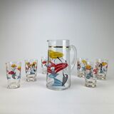 Service at orangeade Mid-Century abstract décor