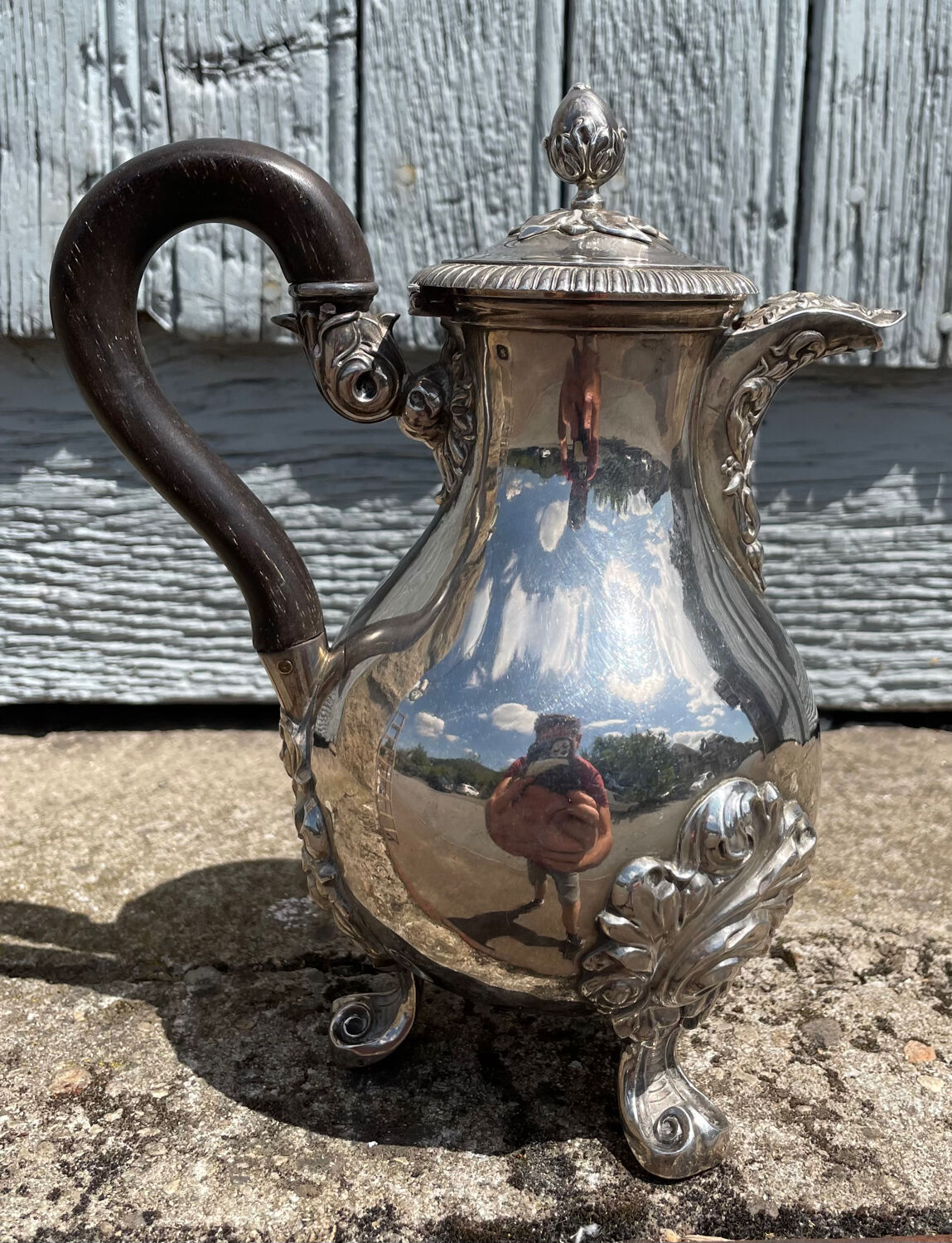 Silver coffee maker Paris
