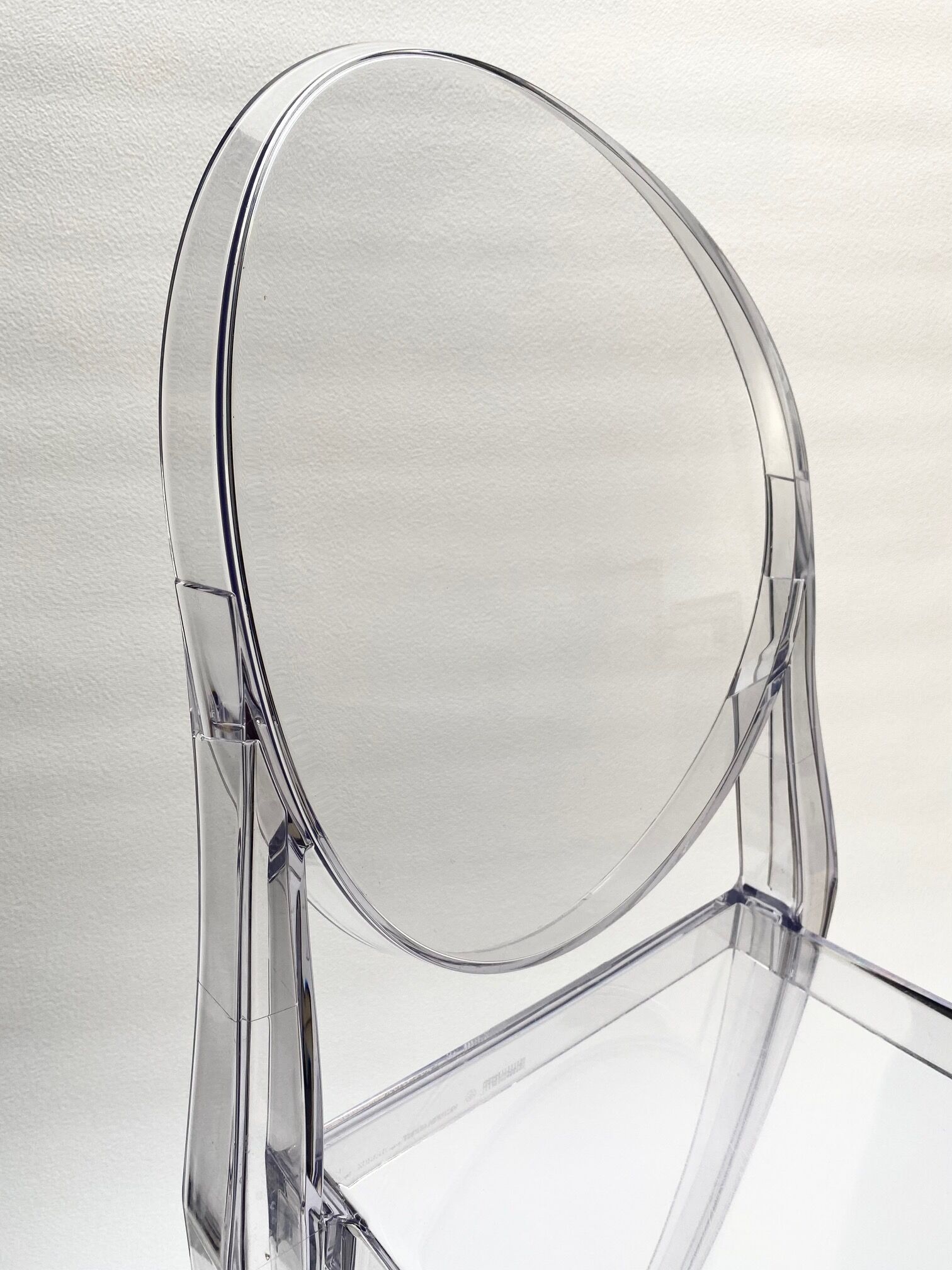 Victoria ghost chair by Philippe Starck 1998
