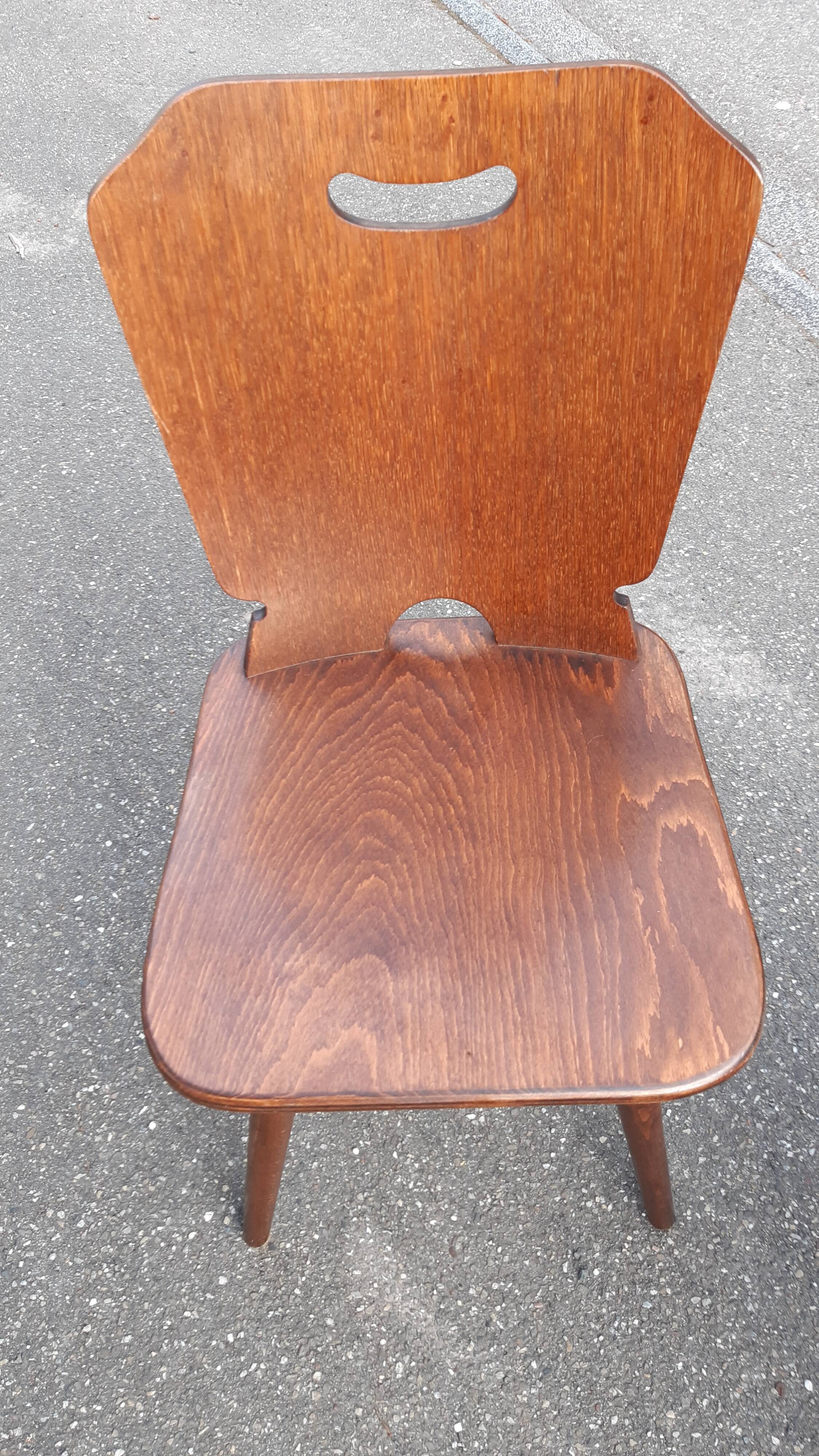 Chaises brutalistes bistrot