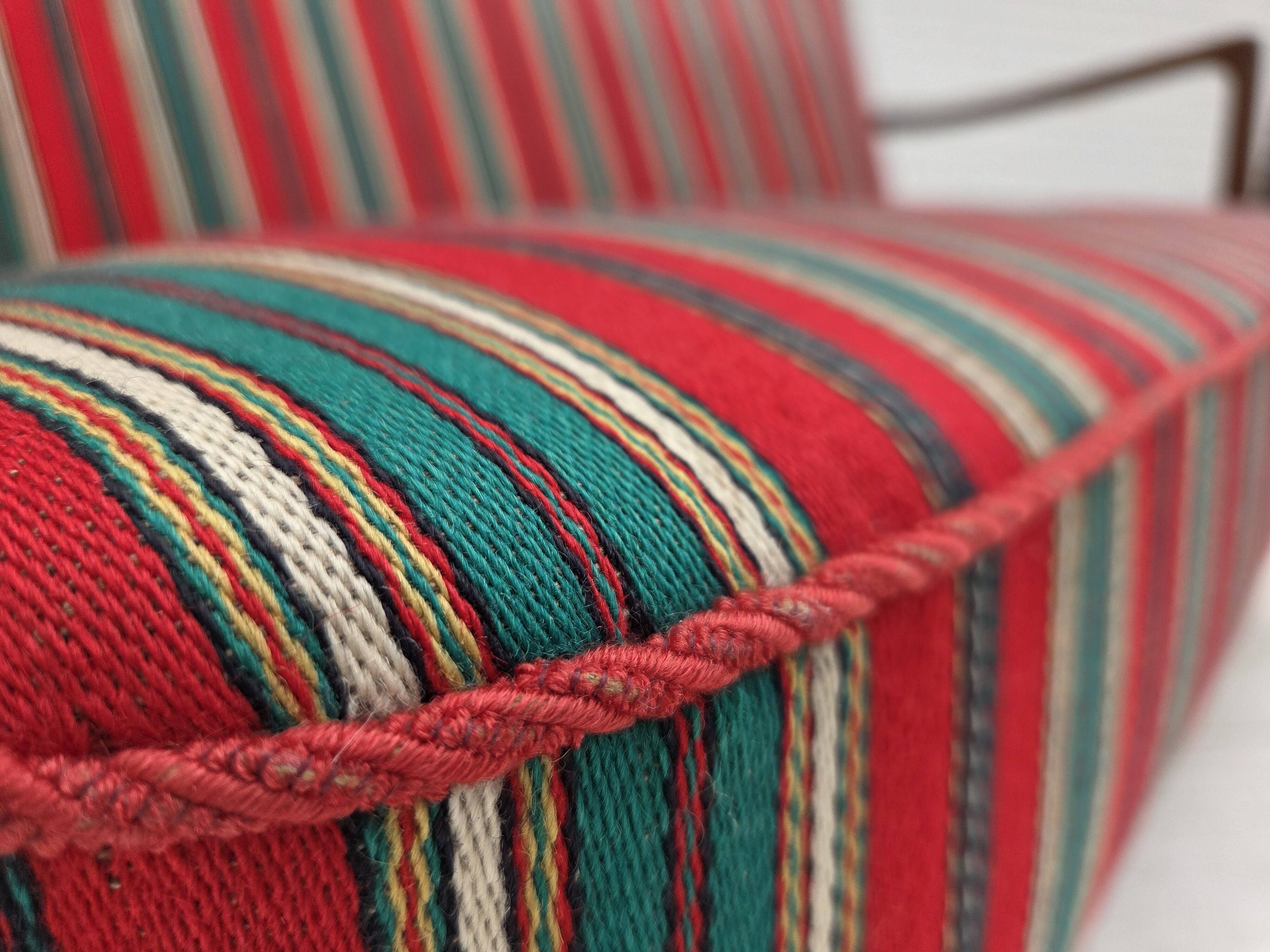 Canapé 2 places danois des années 1960 par Fritz Hansen, laine d'ameublement.