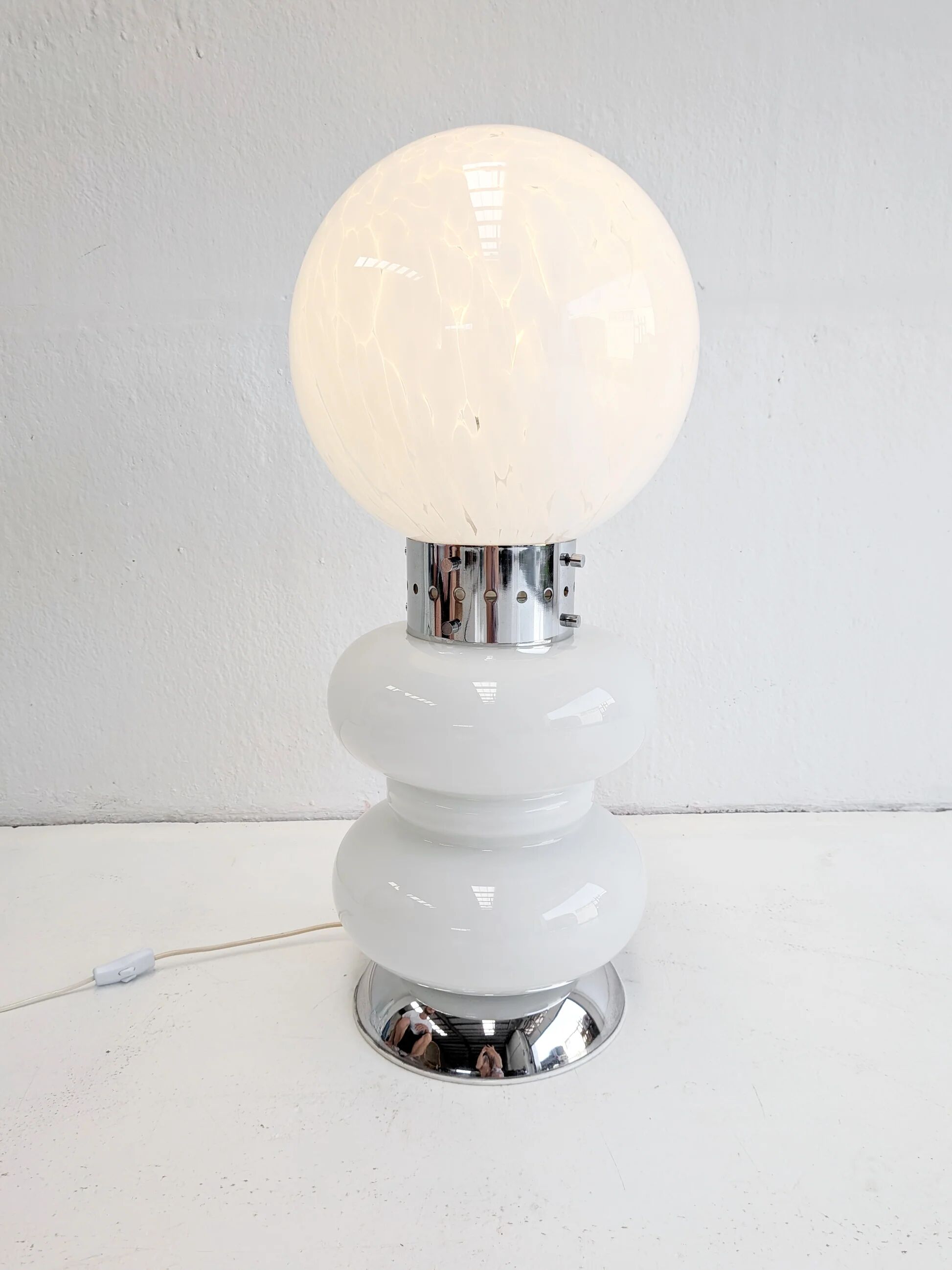 Italian space age floor lamp in Murano glass 1970s