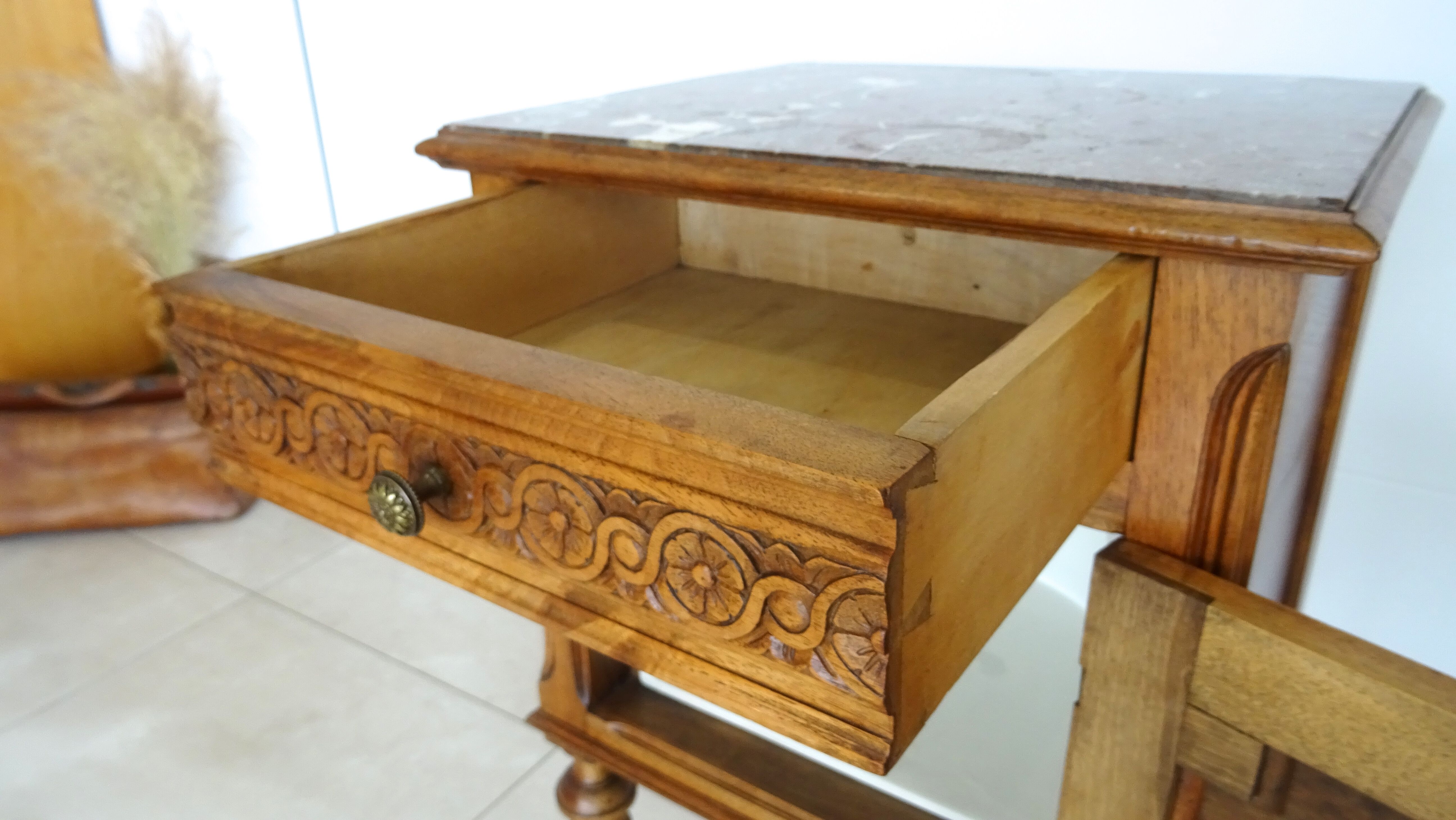 Bedside table - early 1900 - marble/ceramic