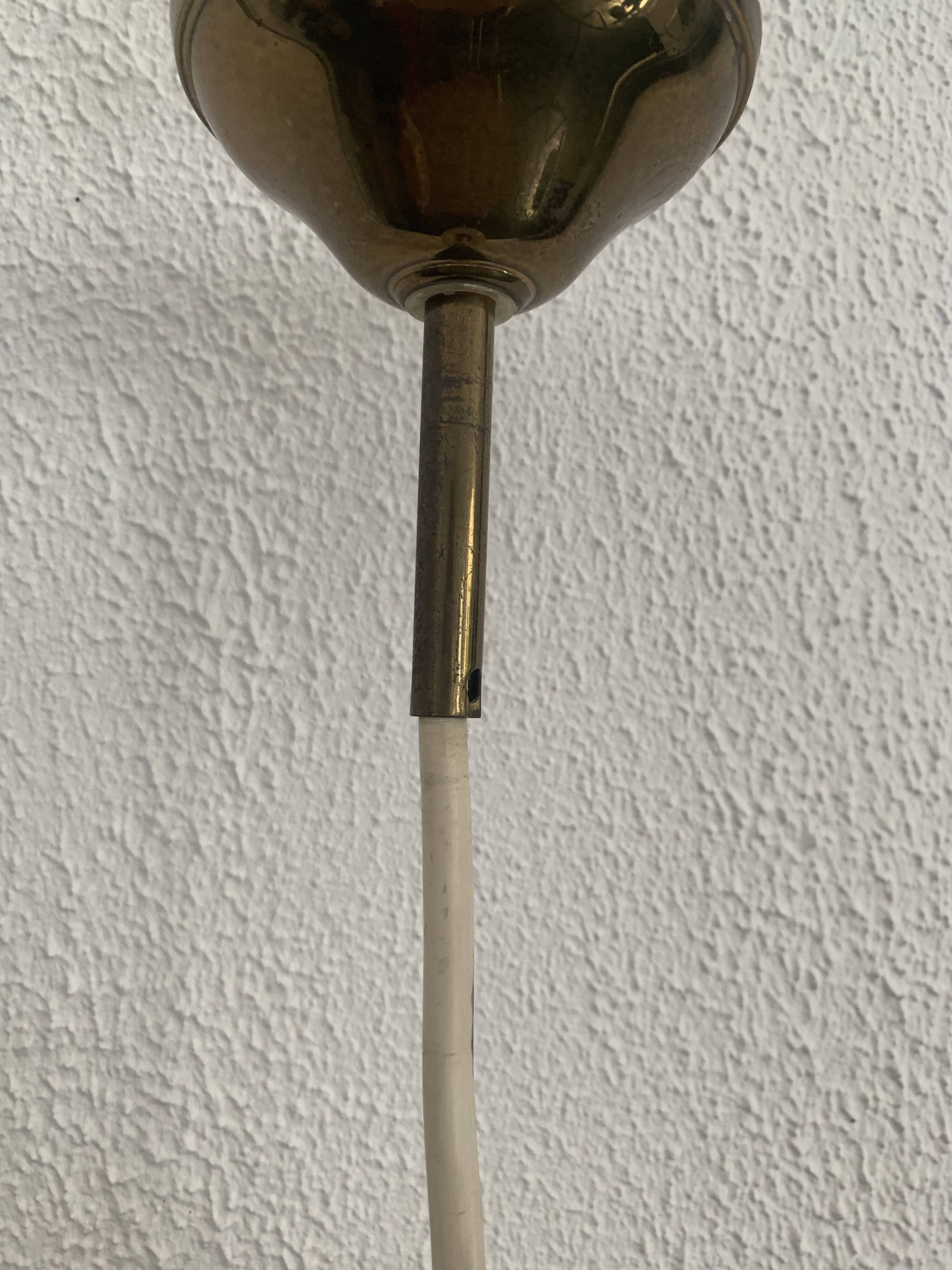 Suspension vintage 1960 opaline rouge et doré lustre - 16 x 11 cm