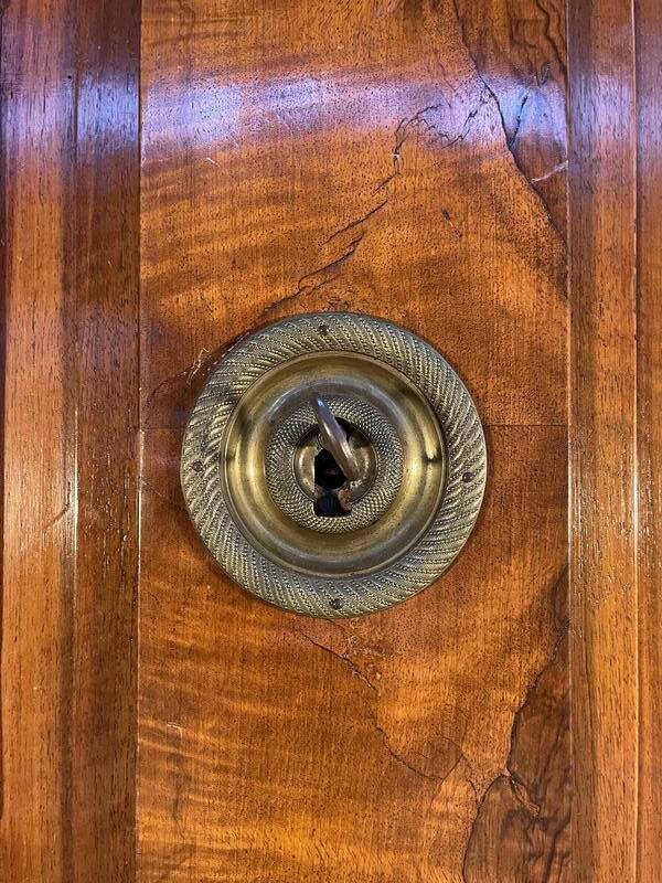 Armoire en noyer et chêne Louis XVI - Directoire