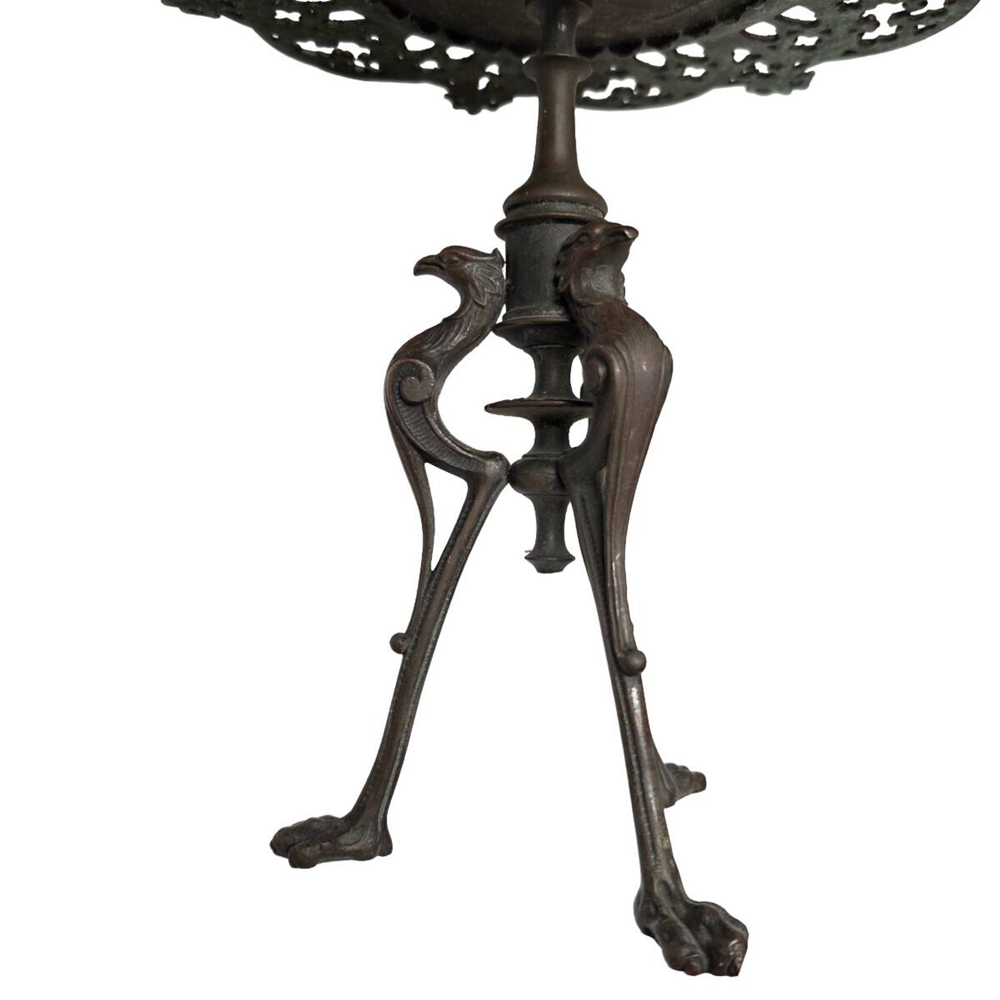 Ensemble de 2 coupes gothiques en bronze, années 1950