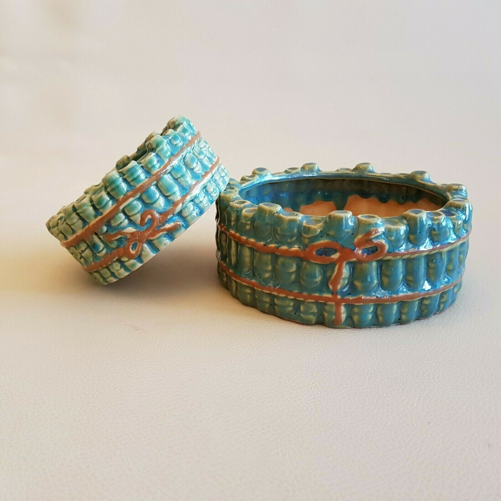 2 old ceramic cups slurry decoration bamboo tied up