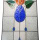 Vitrail décoratif Fleur stylisée – Verre coloré artisanal 40 × 70 cm