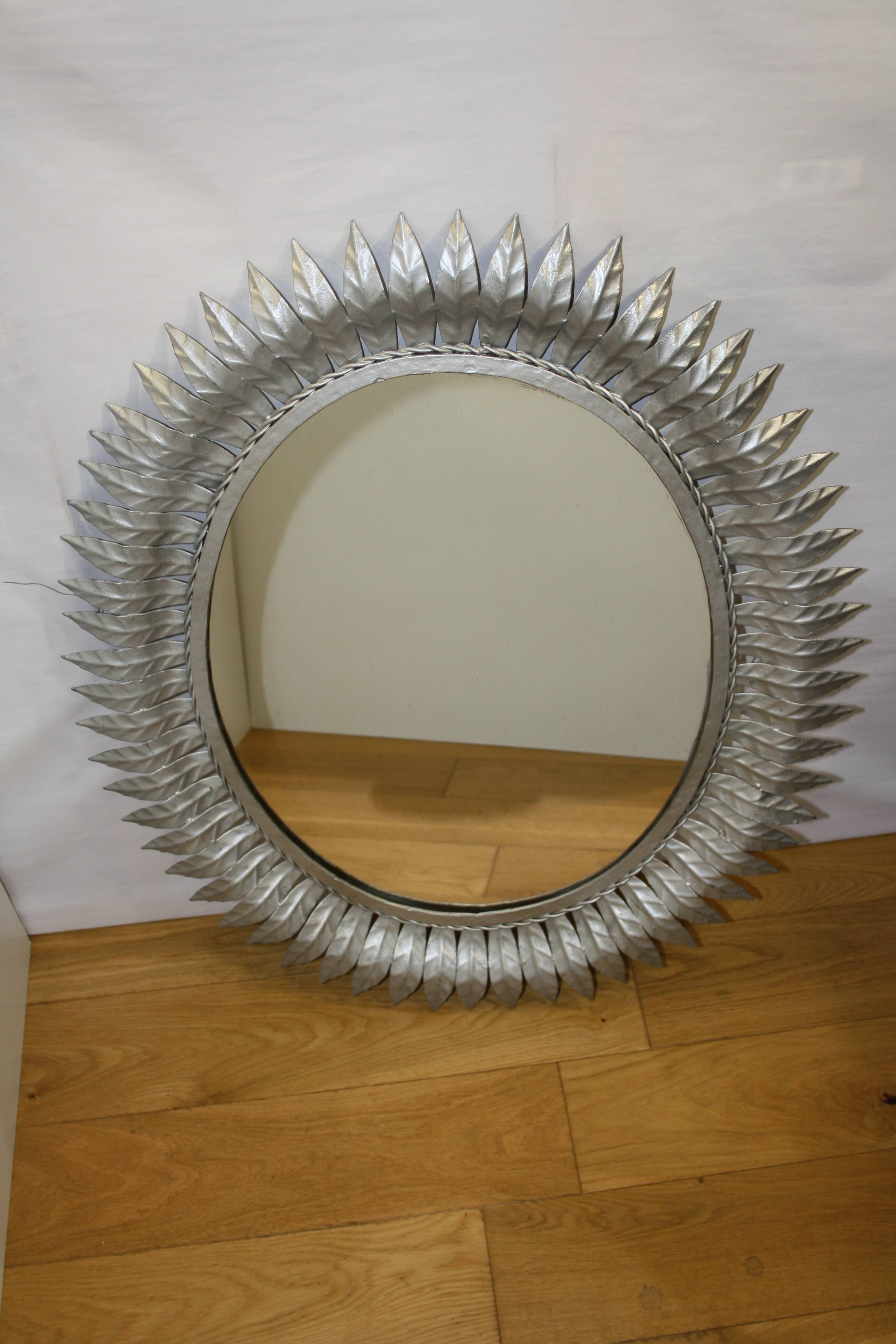 Silver mirror leaves
