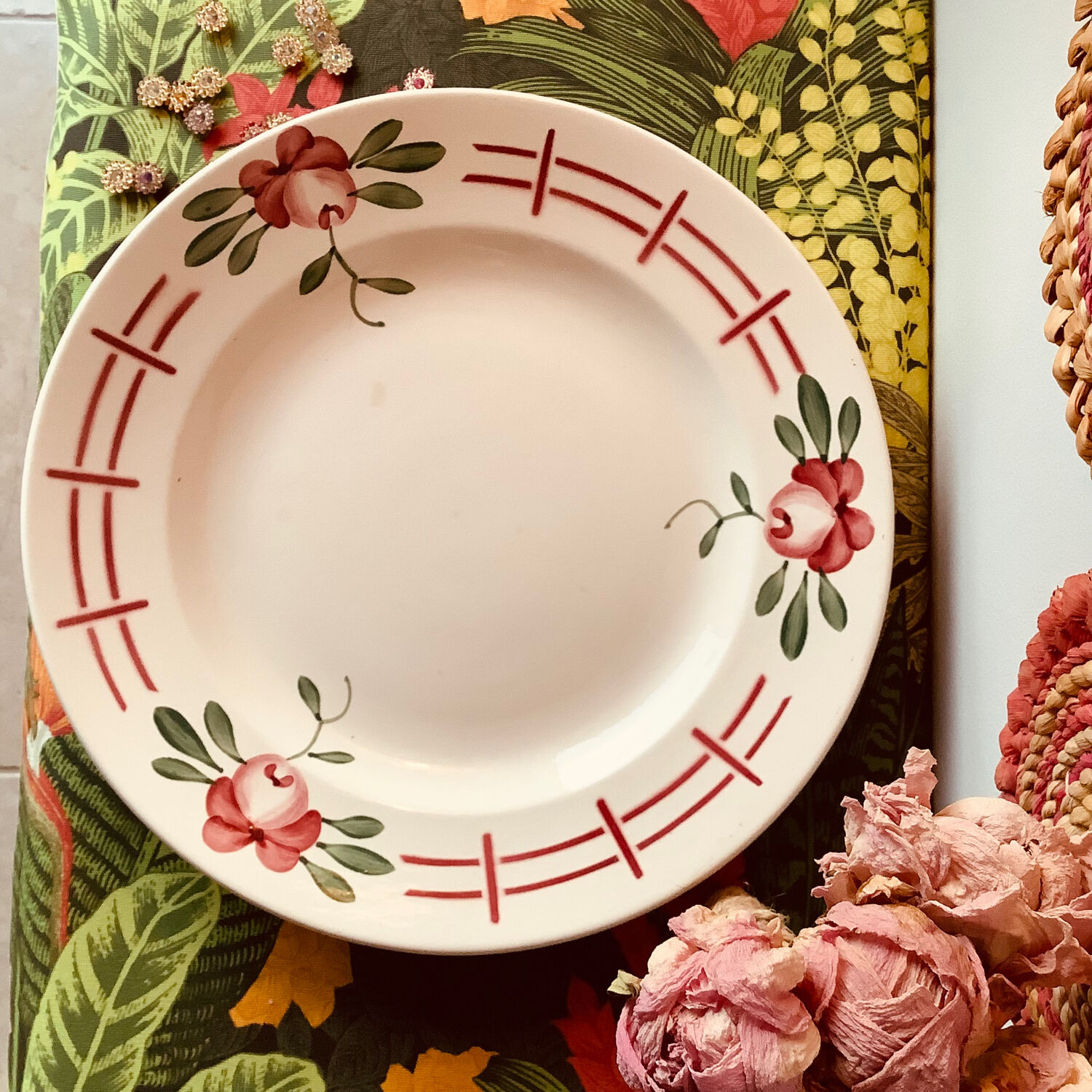 Round dish Sarreguemine Digoin Gastille collection