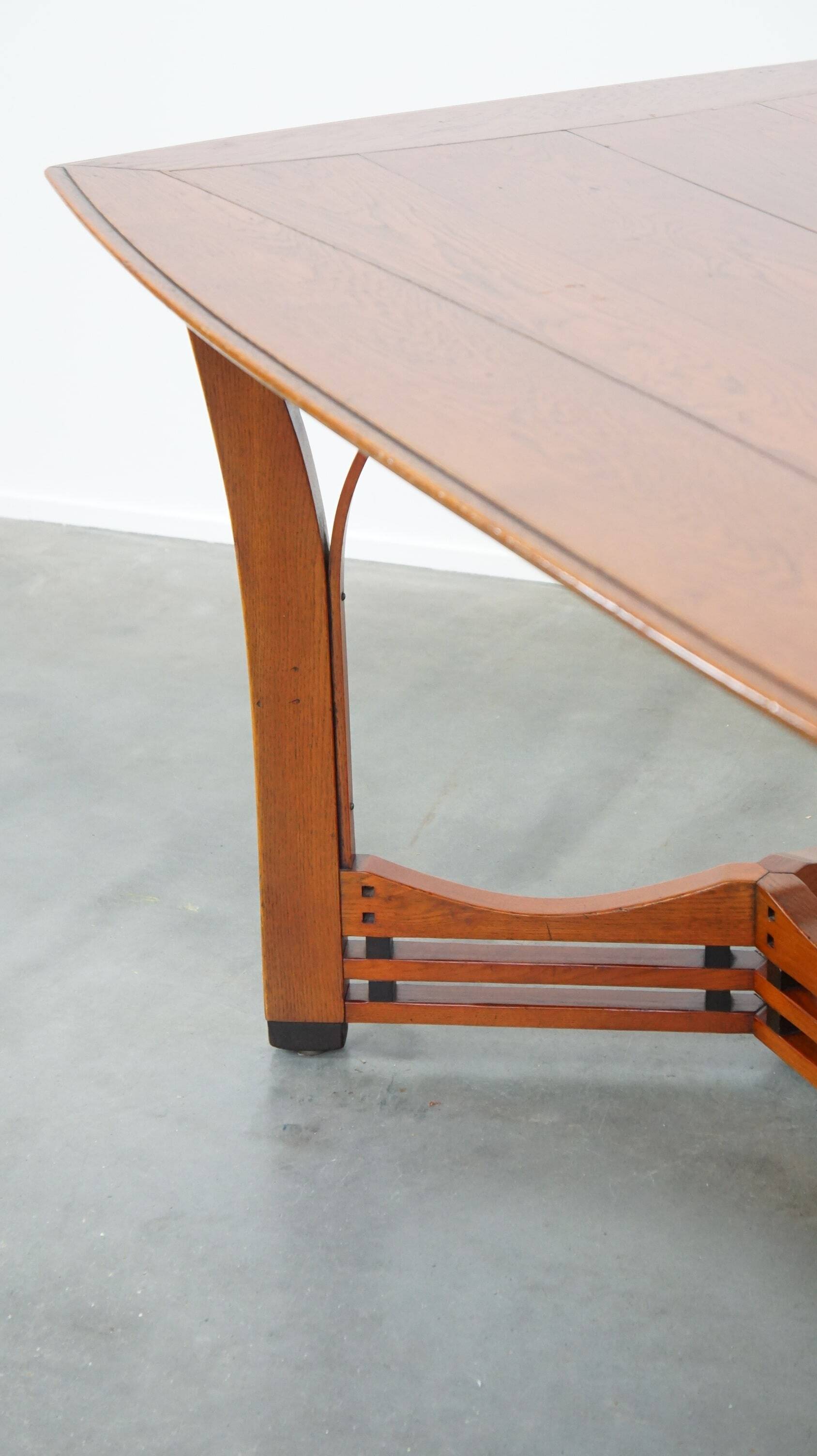 4 to 6-person Art Nouveau design dining table by Schuitema