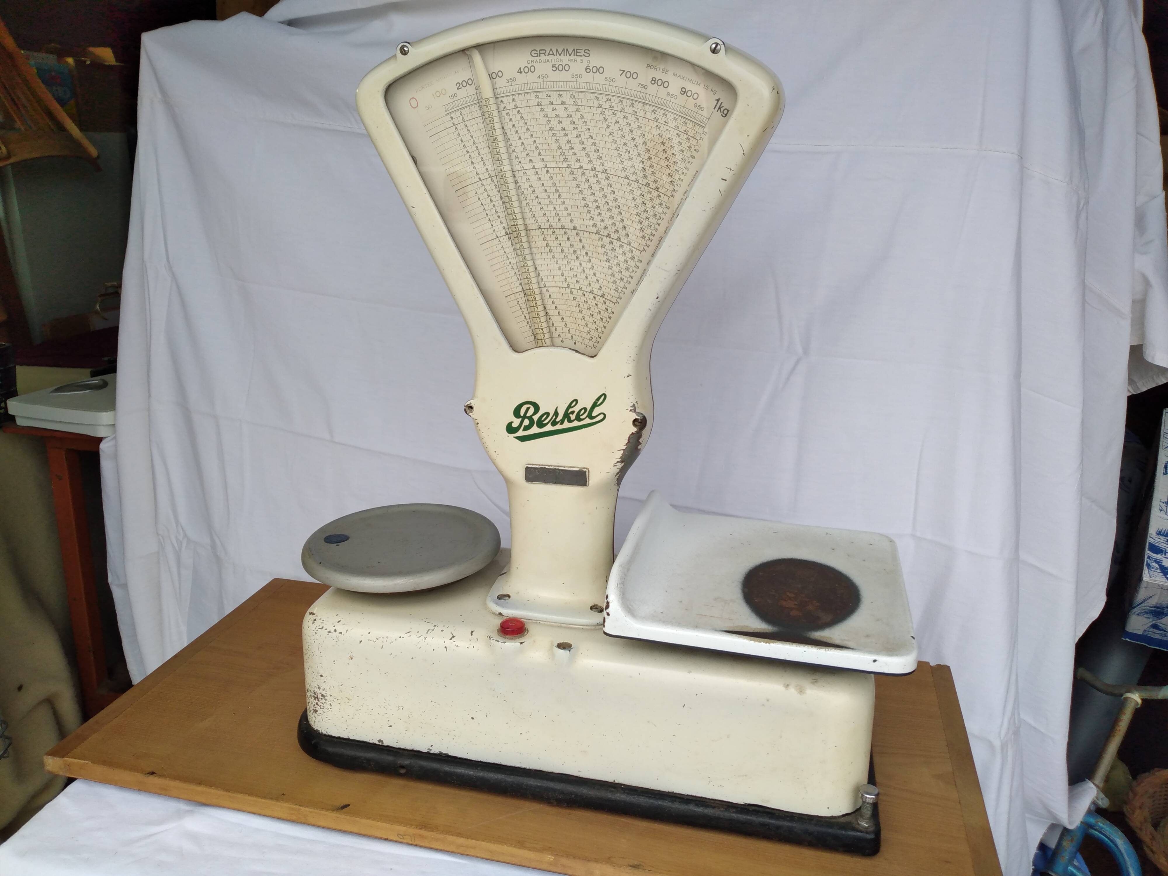 Berkel grocery scale