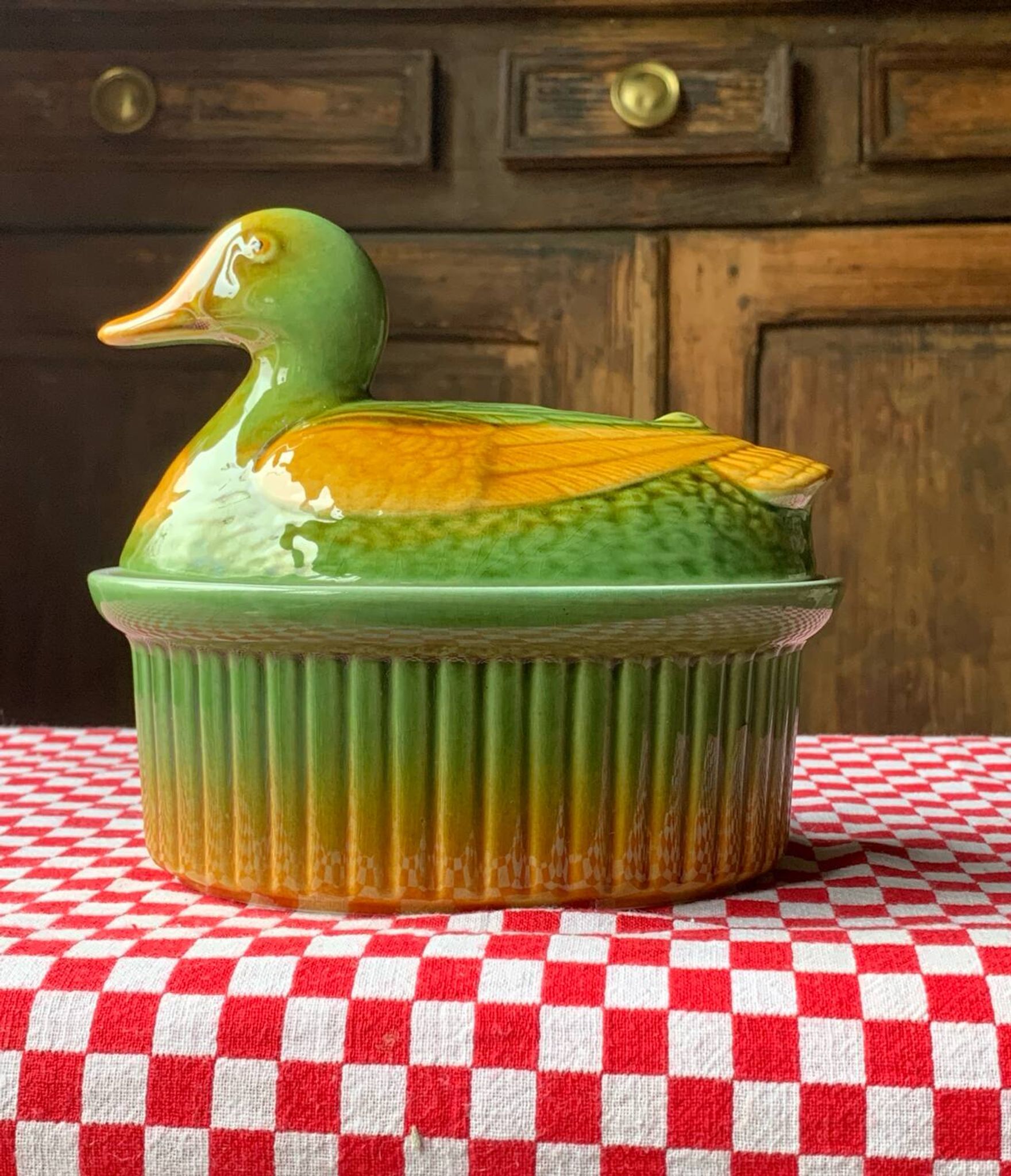 Terrine en barbotine canard vintage