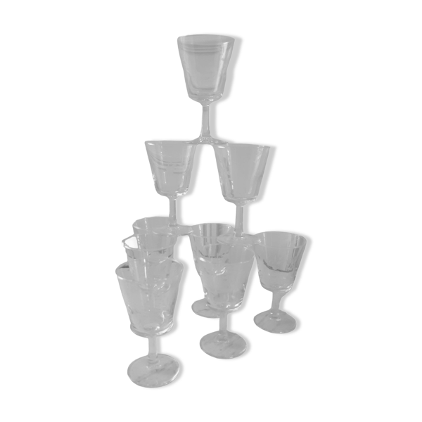 Lot de 9 verres à vin en cristallin gravé années 60