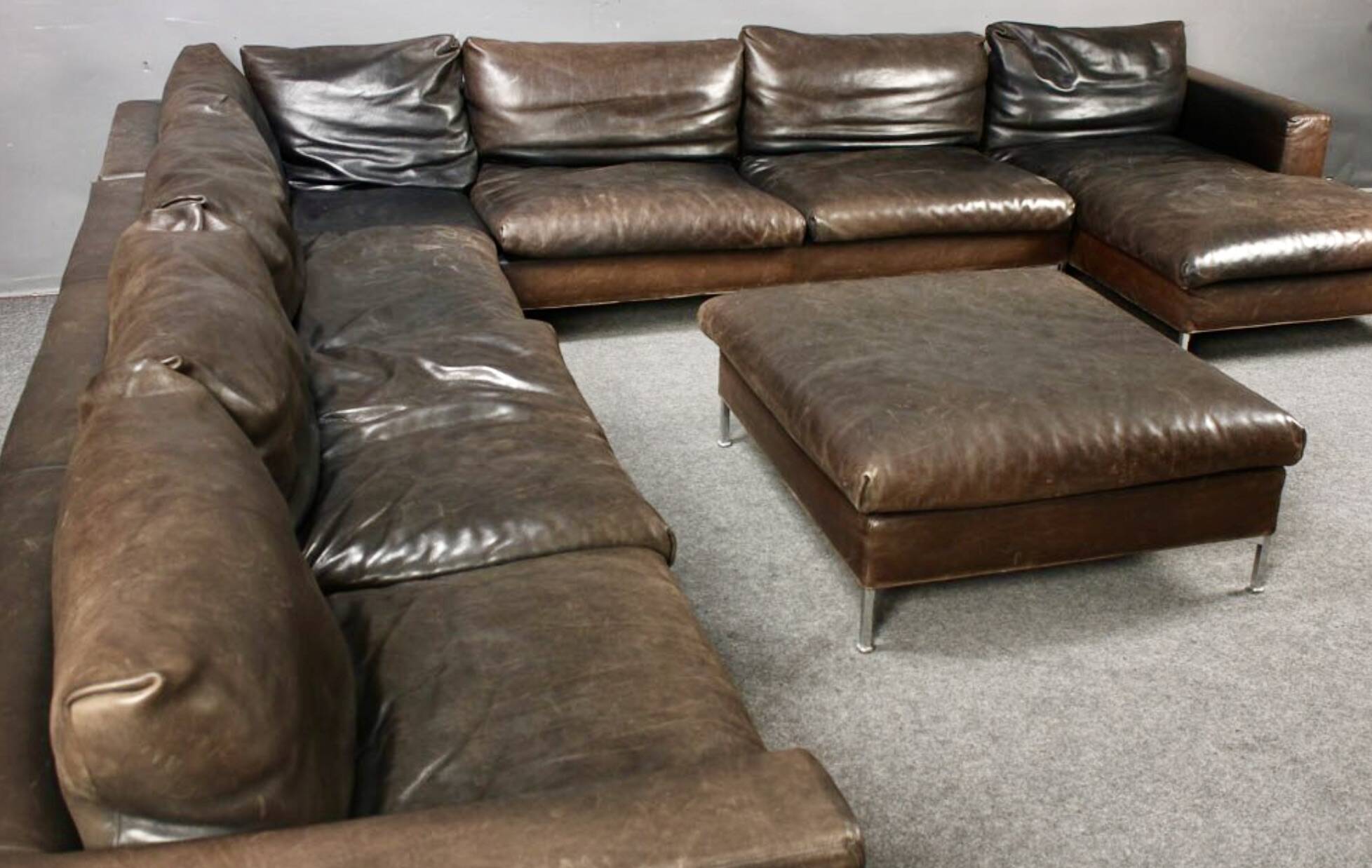 GIGANTESQUE CANAPÉ MODULABLE CUIR 12 PLACES.